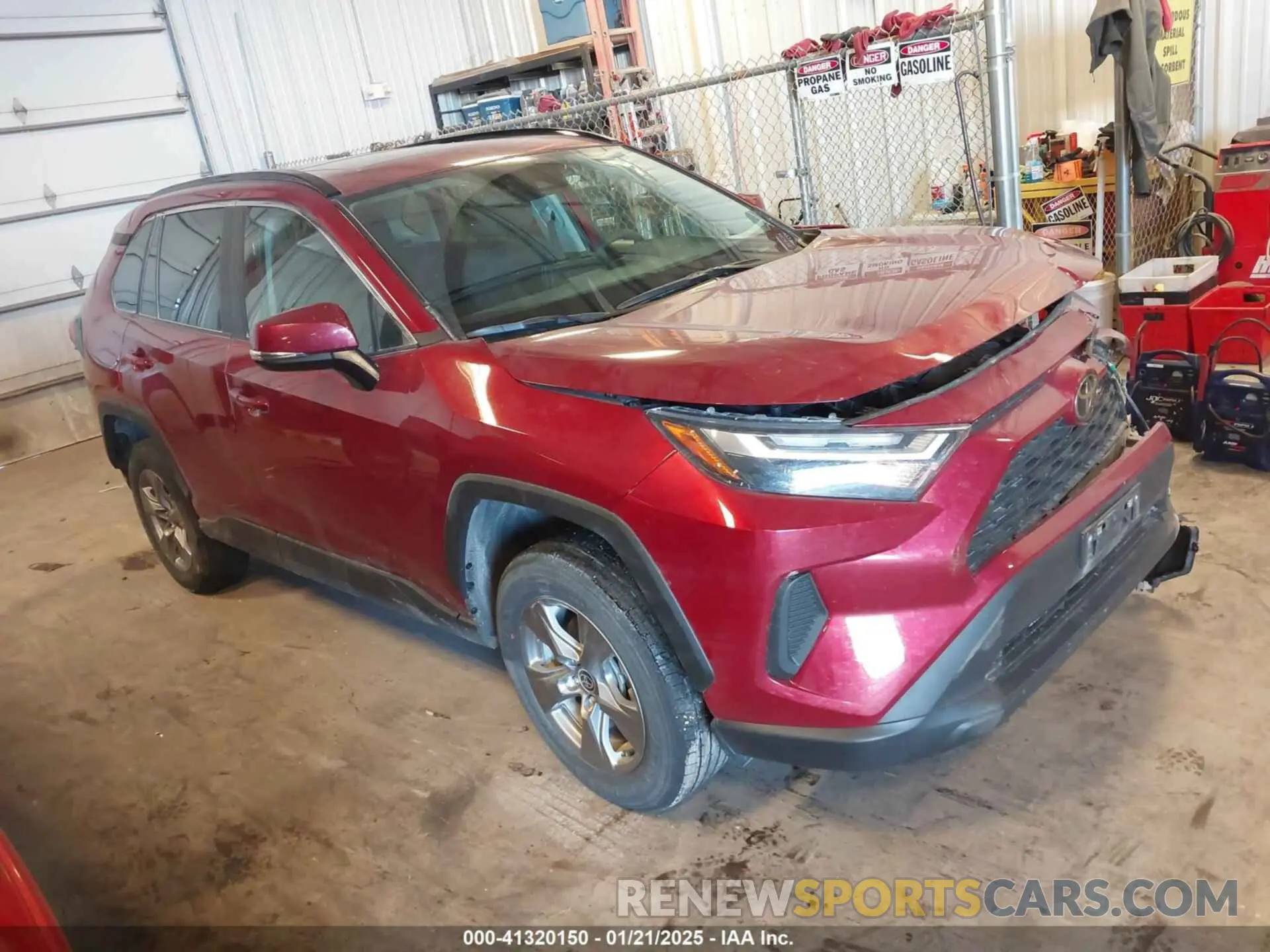 1 Photograph of a damaged car 2T3P1RFV1RW423570 TOYOTA RAV4 2024