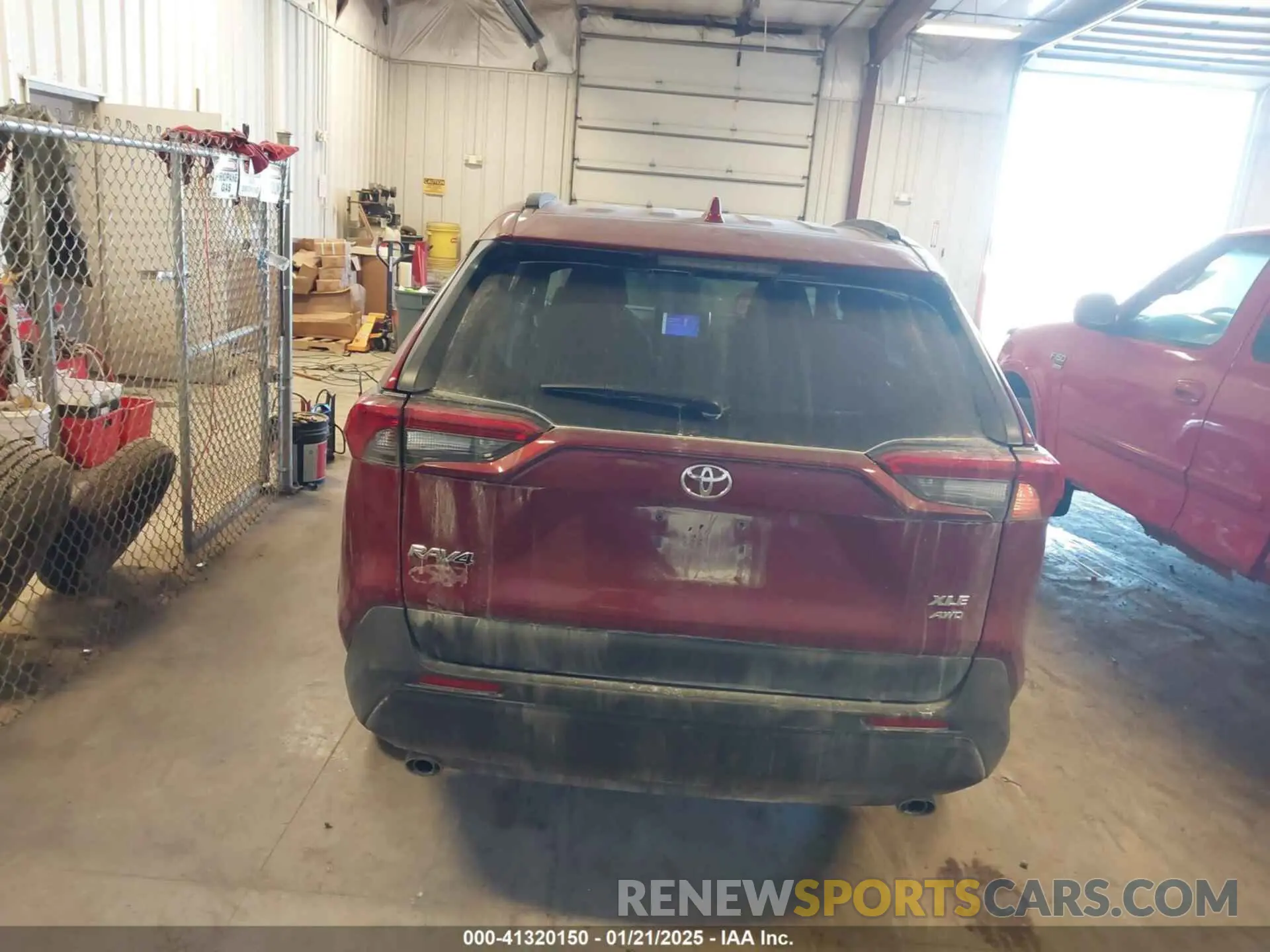 16 Photograph of a damaged car 2T3P1RFV1RW423570 TOYOTA RAV4 2024
