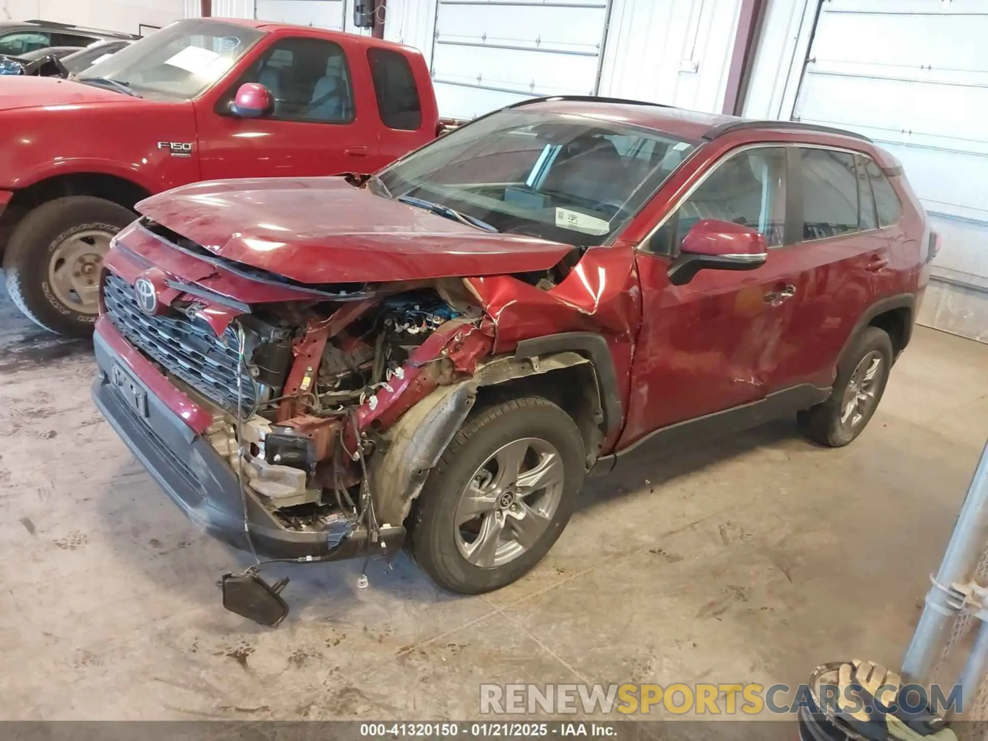 2 Photograph of a damaged car 2T3P1RFV1RW423570 TOYOTA RAV4 2024