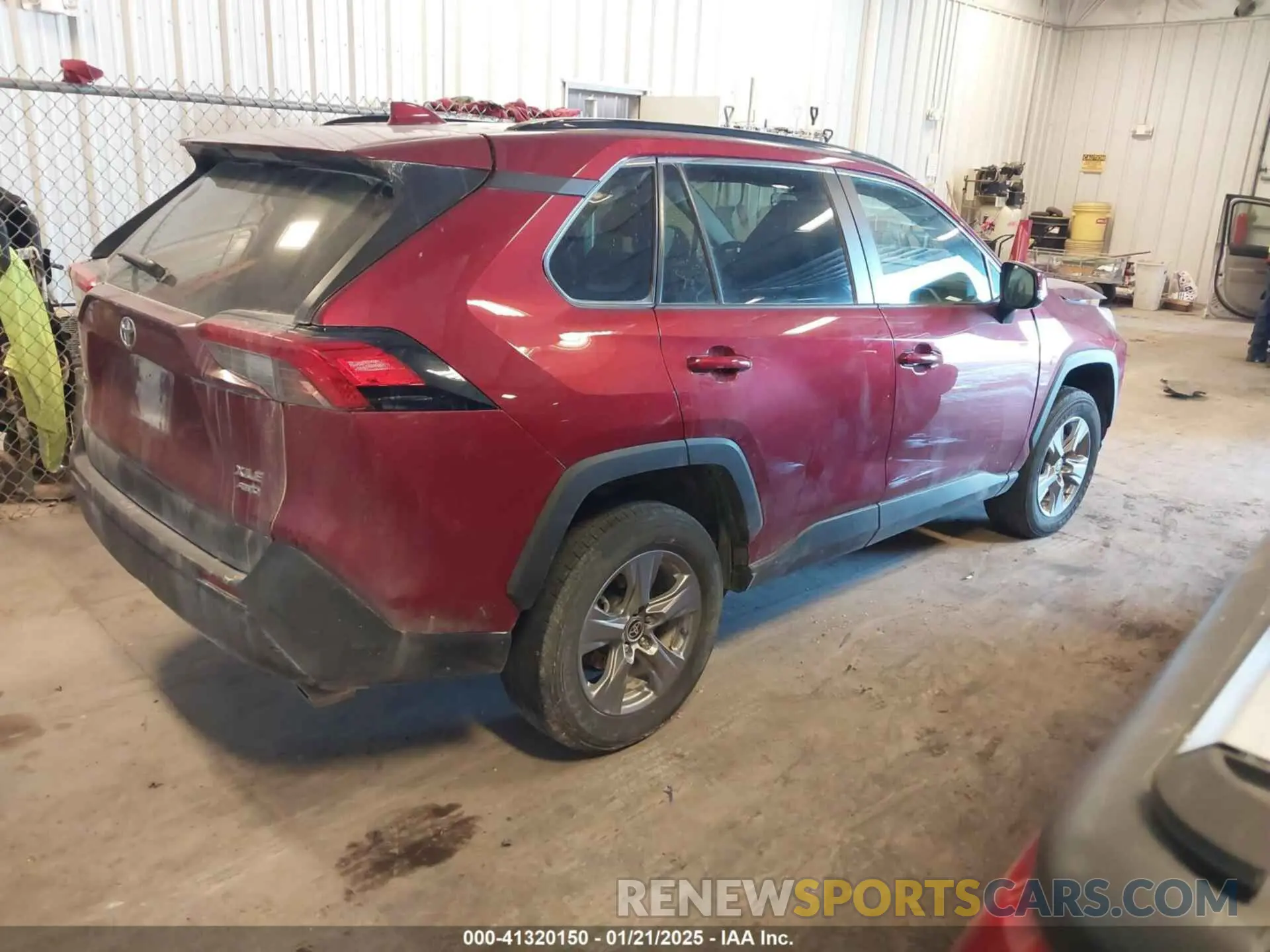 4 Photograph of a damaged car 2T3P1RFV1RW423570 TOYOTA RAV4 2024