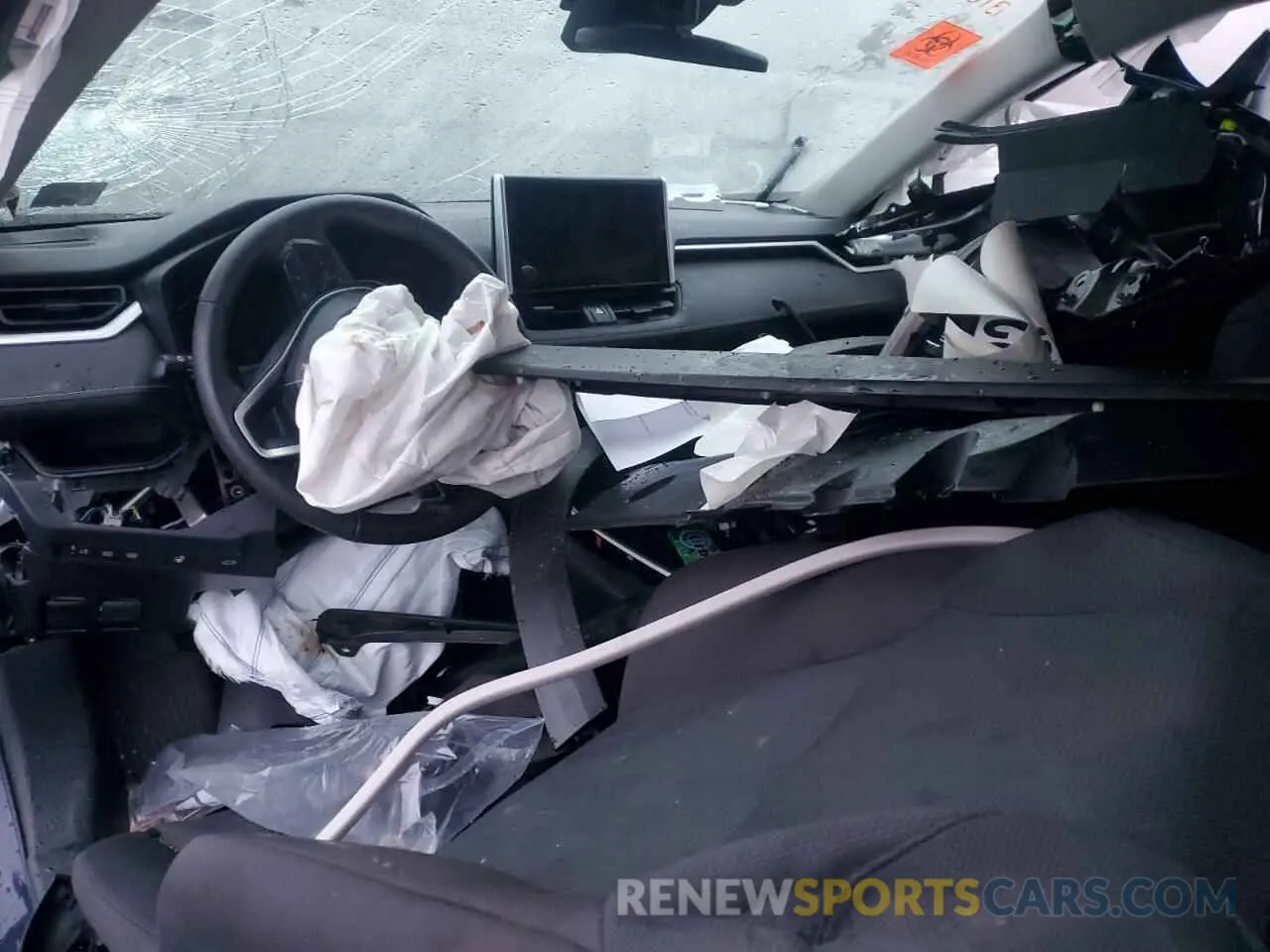 8 Photograph of a damaged car 2T3P1RFV1RW424086 TOYOTA RAV4 2024