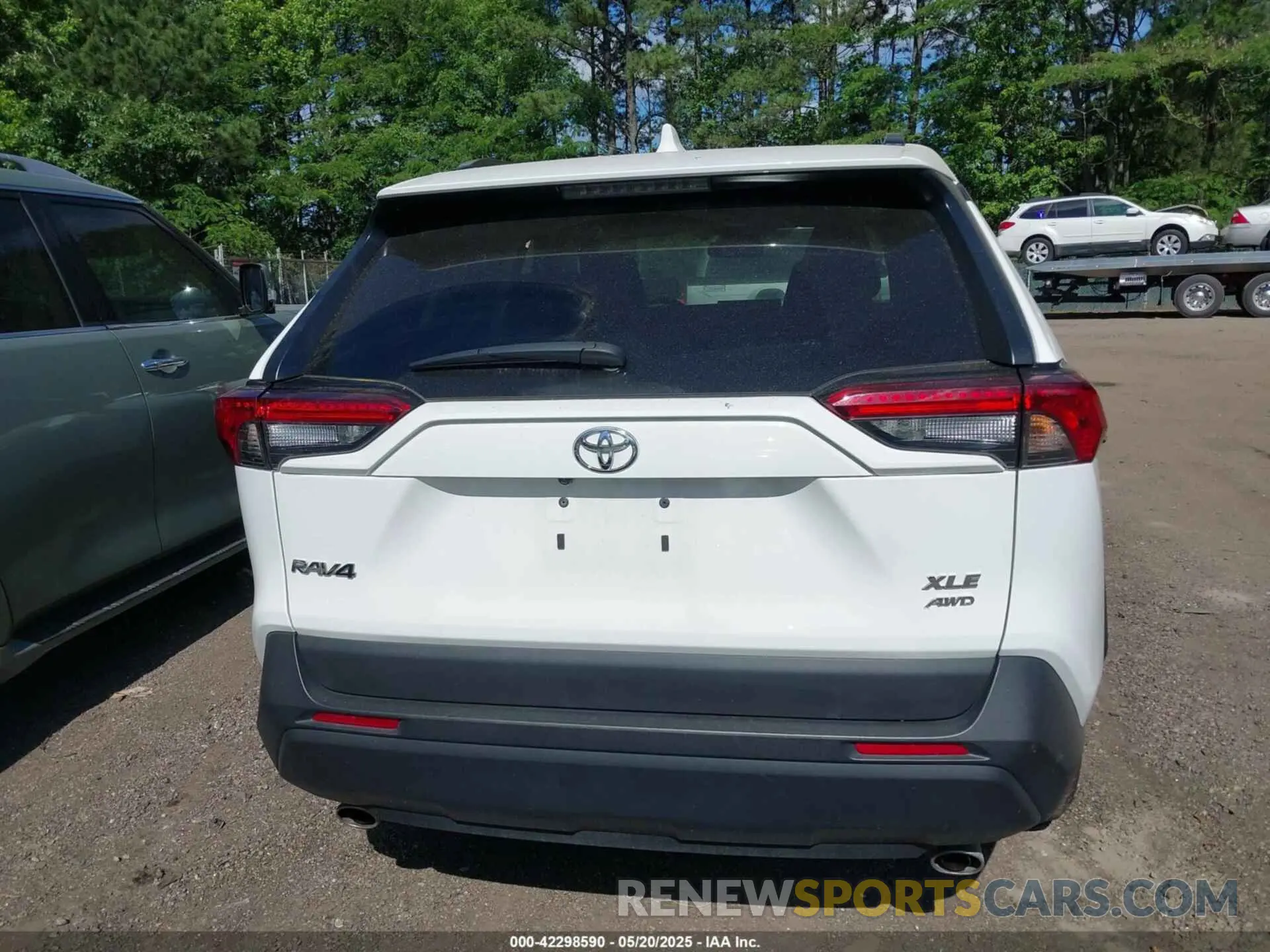 16 Photograph of a damaged car 2T3P1RFV1RW428767 TOYOTA RAV4 2024