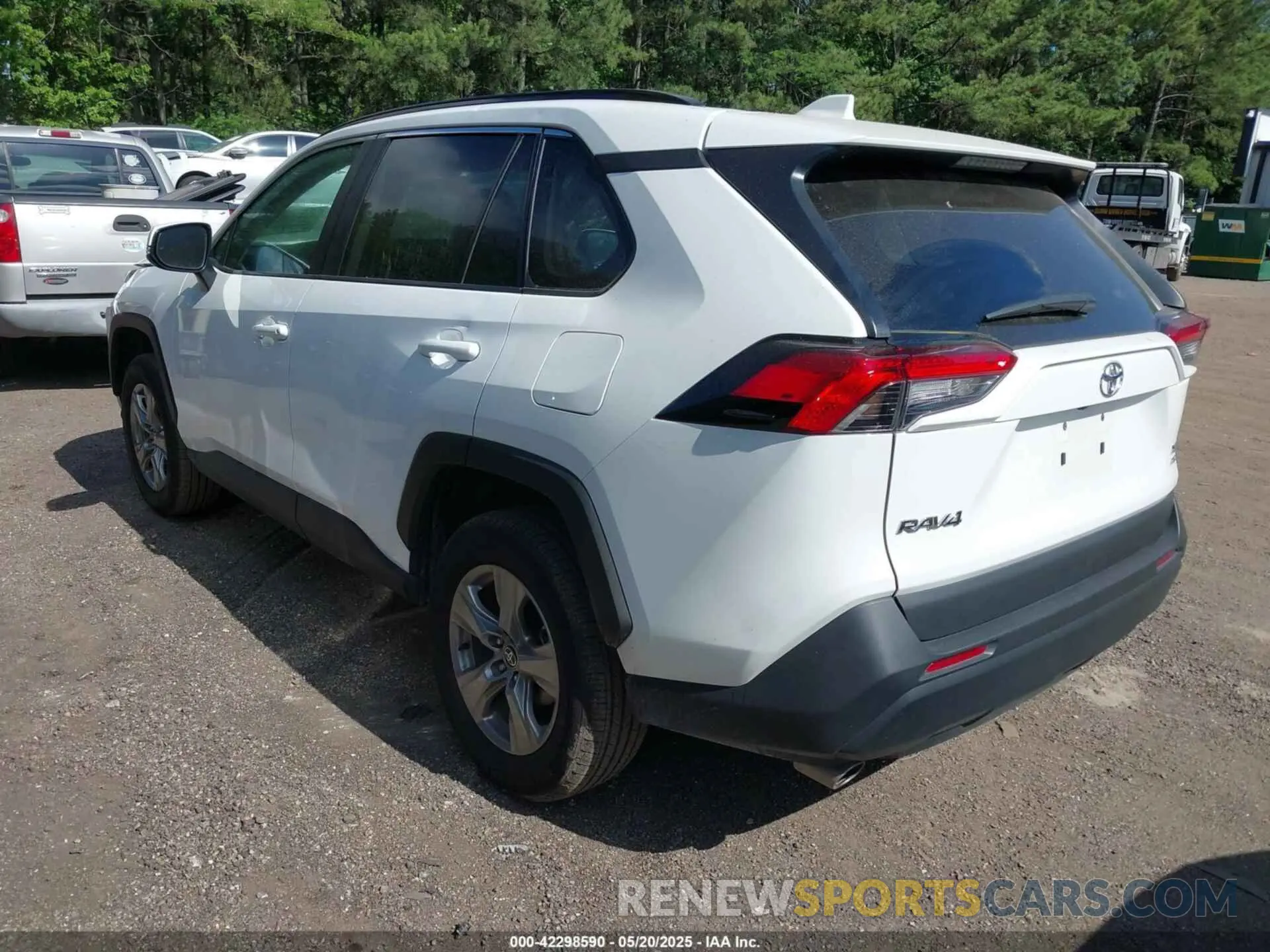 3 Photograph of a damaged car 2T3P1RFV1RW428767 TOYOTA RAV4 2024