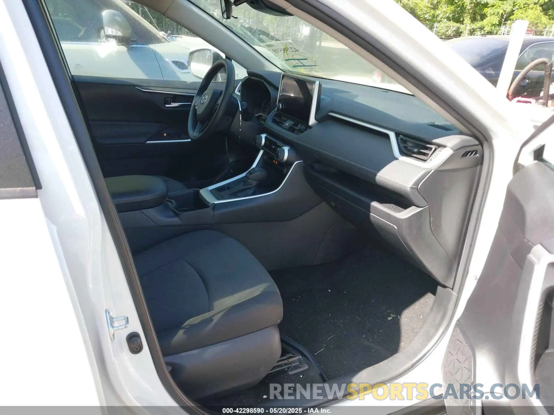 5 Photograph of a damaged car 2T3P1RFV1RW428767 TOYOTA RAV4 2024