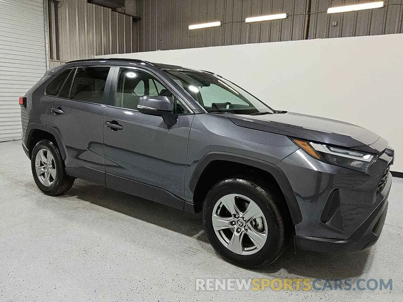 4 Photograph of a damaged car 2T3P1RFV2RW429832 TOYOTA RAV4 2024