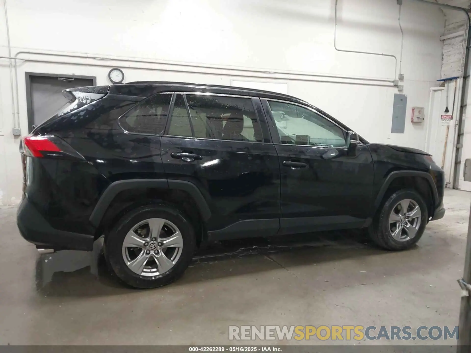 14 Photograph of a damaged car 2T3P1RFV2RW445206 TOYOTA RAV4 2024