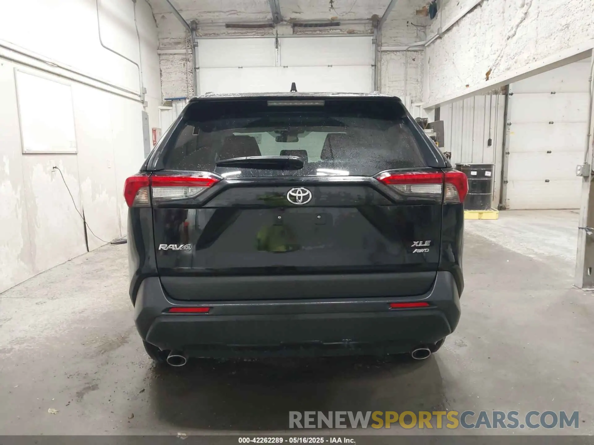 17 Photograph of a damaged car 2T3P1RFV2RW445206 TOYOTA RAV4 2024