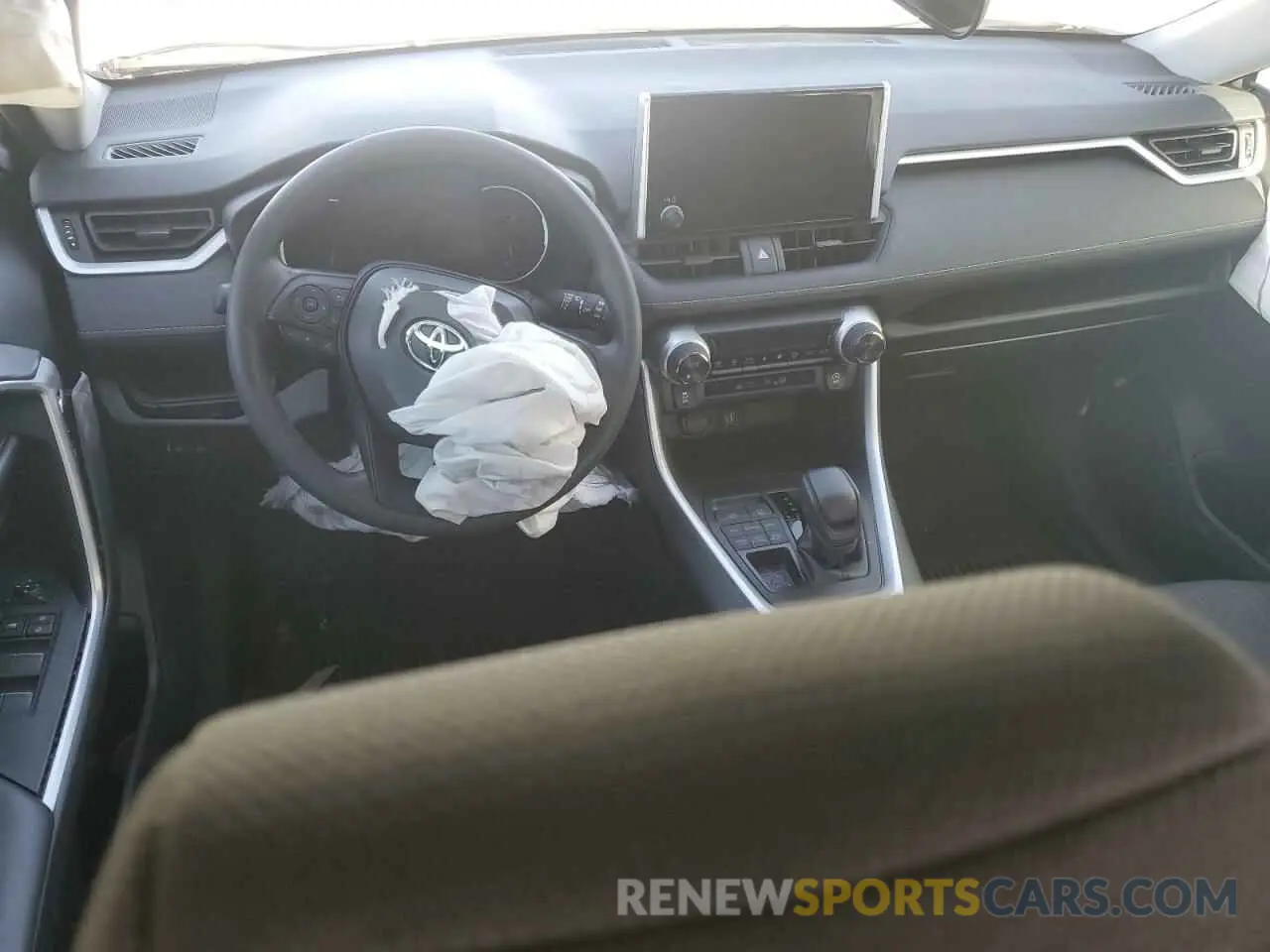 8 Photograph of a damaged car 2T3P1RFV3RC472576 TOYOTA RAV4 2024