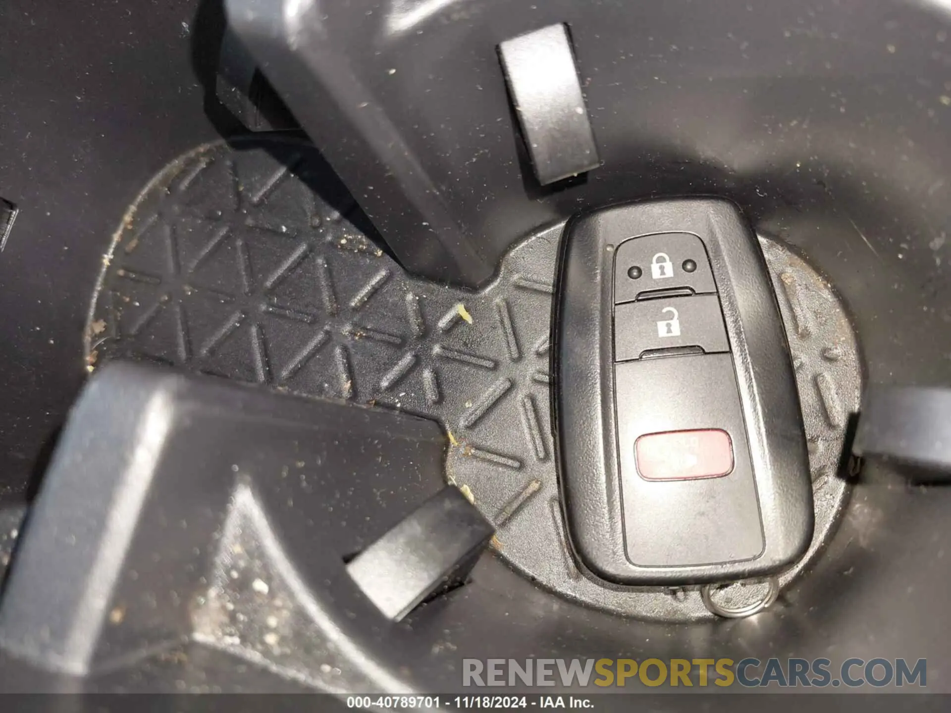 11 Photograph of a damaged car 2T3P1RFV3RW467411 TOYOTA RAV4 2024