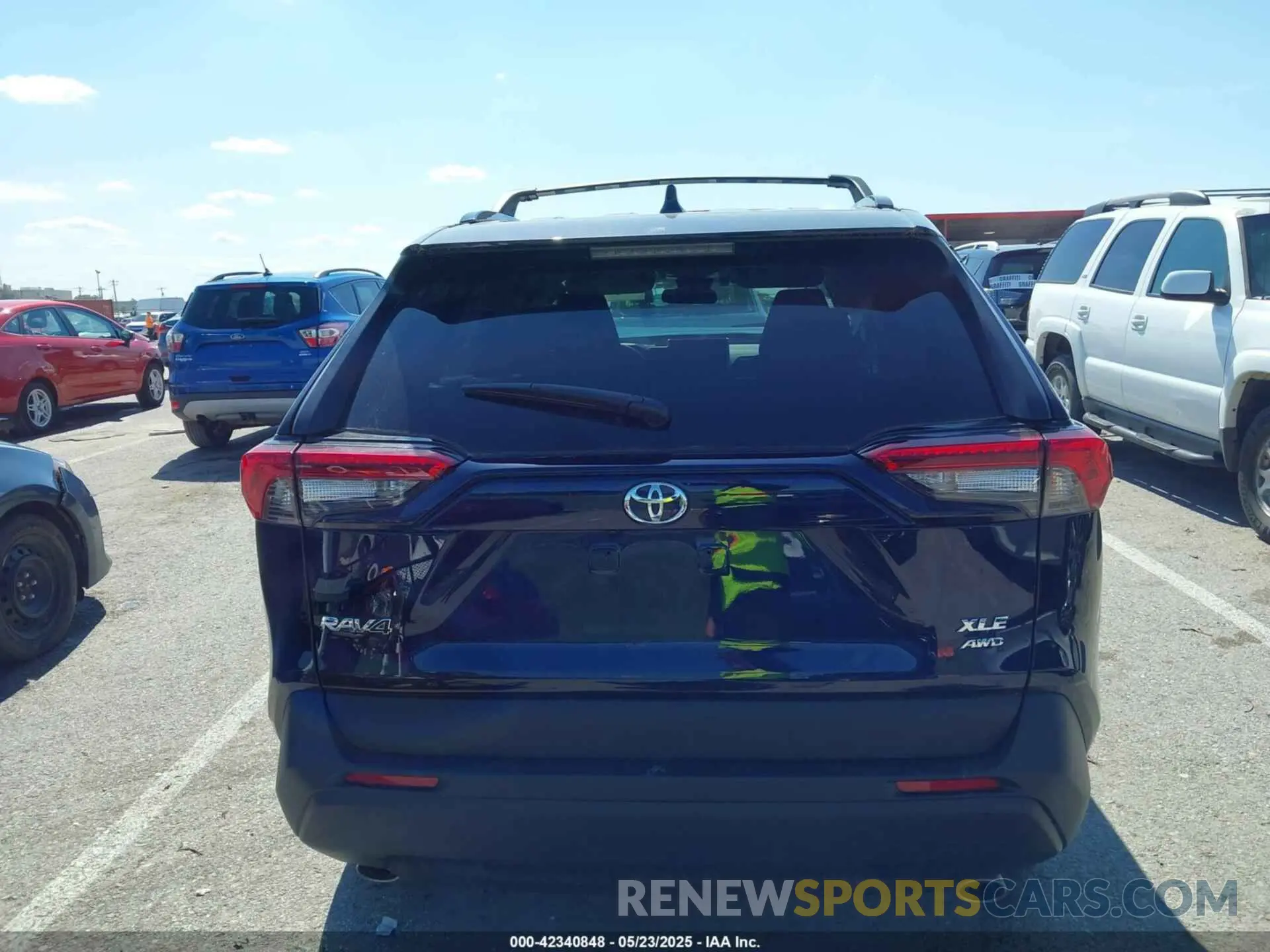 17 Photograph of a damaged car 2T3P1RFV3RW478358 TOYOTA RAV4 2024