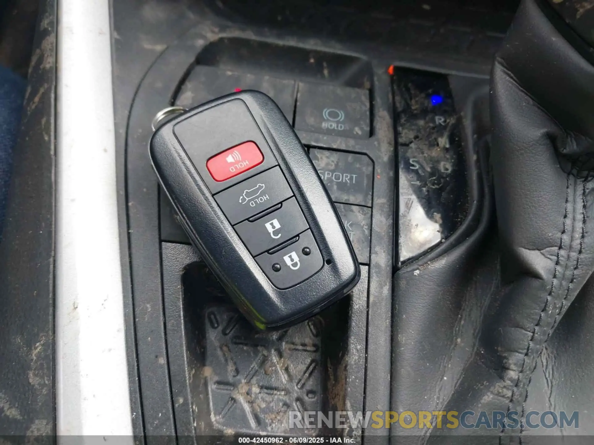 11 Photograph of a damaged car 2T3P1RFV4RC463790 TOYOTA RAV4 2024