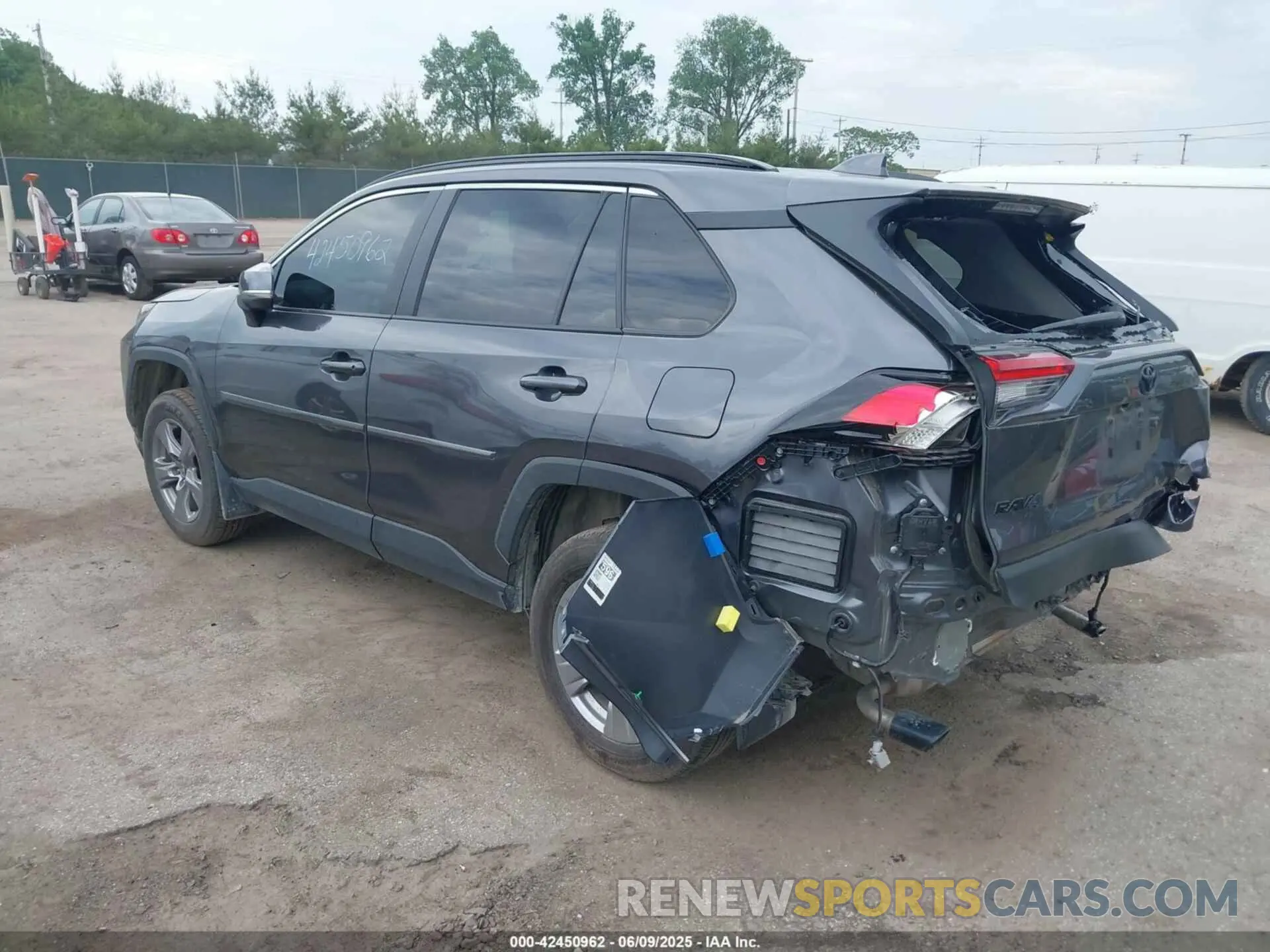 3 Photograph of a damaged car 2T3P1RFV4RC463790 TOYOTA RAV4 2024