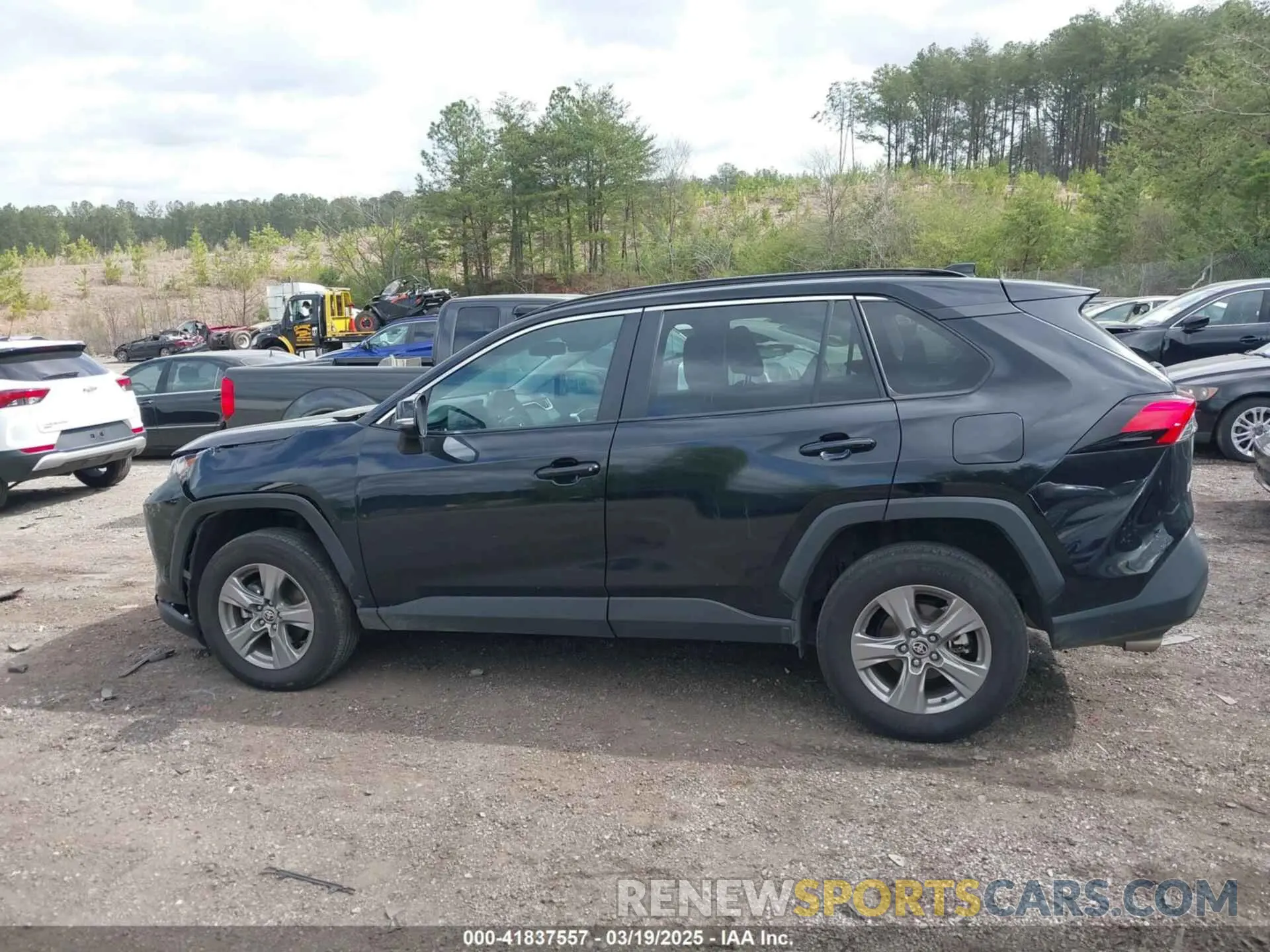 14 Photograph of a damaged car 2T3P1RFV4RW427662 TOYOTA RAV4 2024