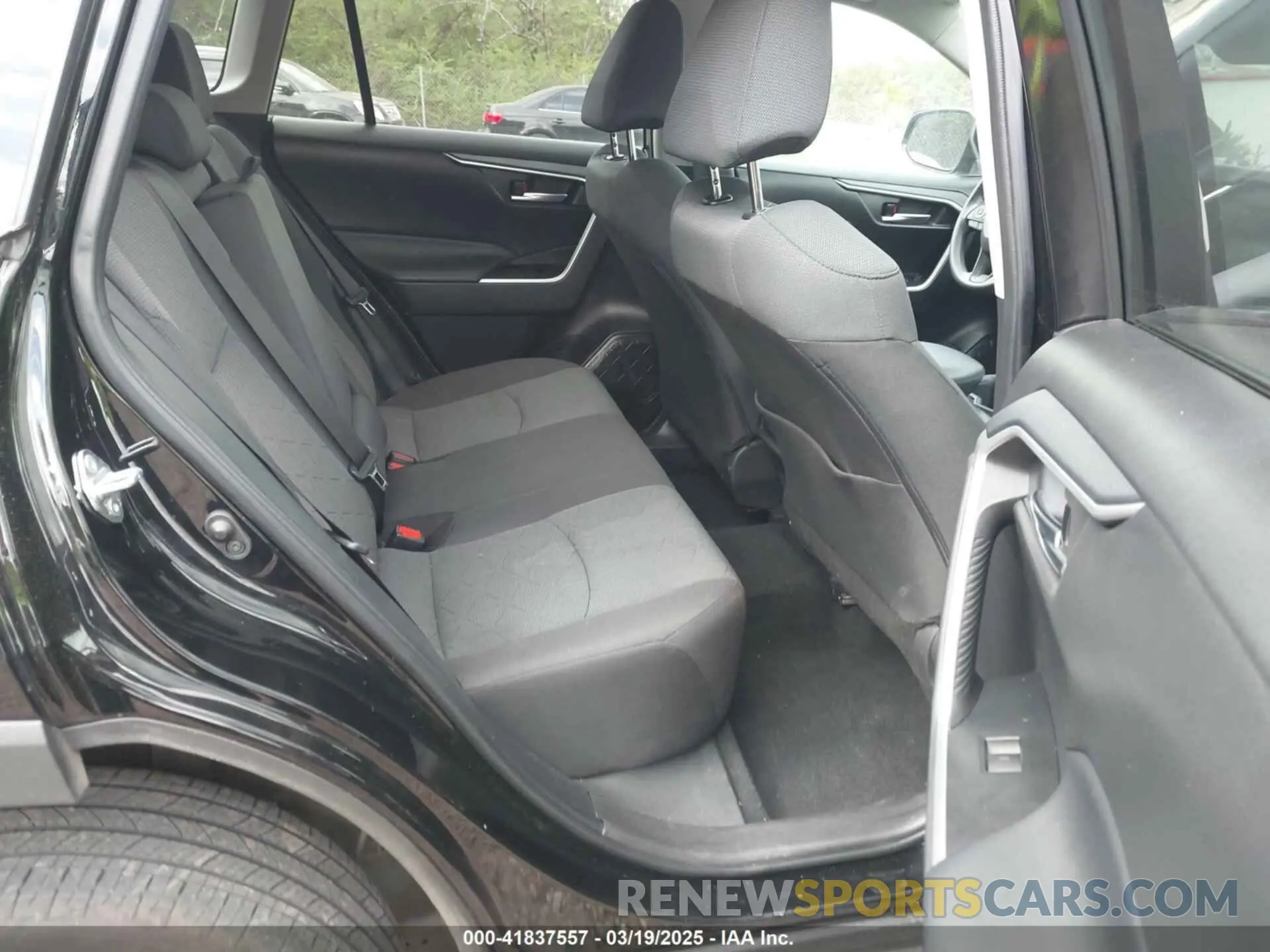 8 Photograph of a damaged car 2T3P1RFV4RW427662 TOYOTA RAV4 2024