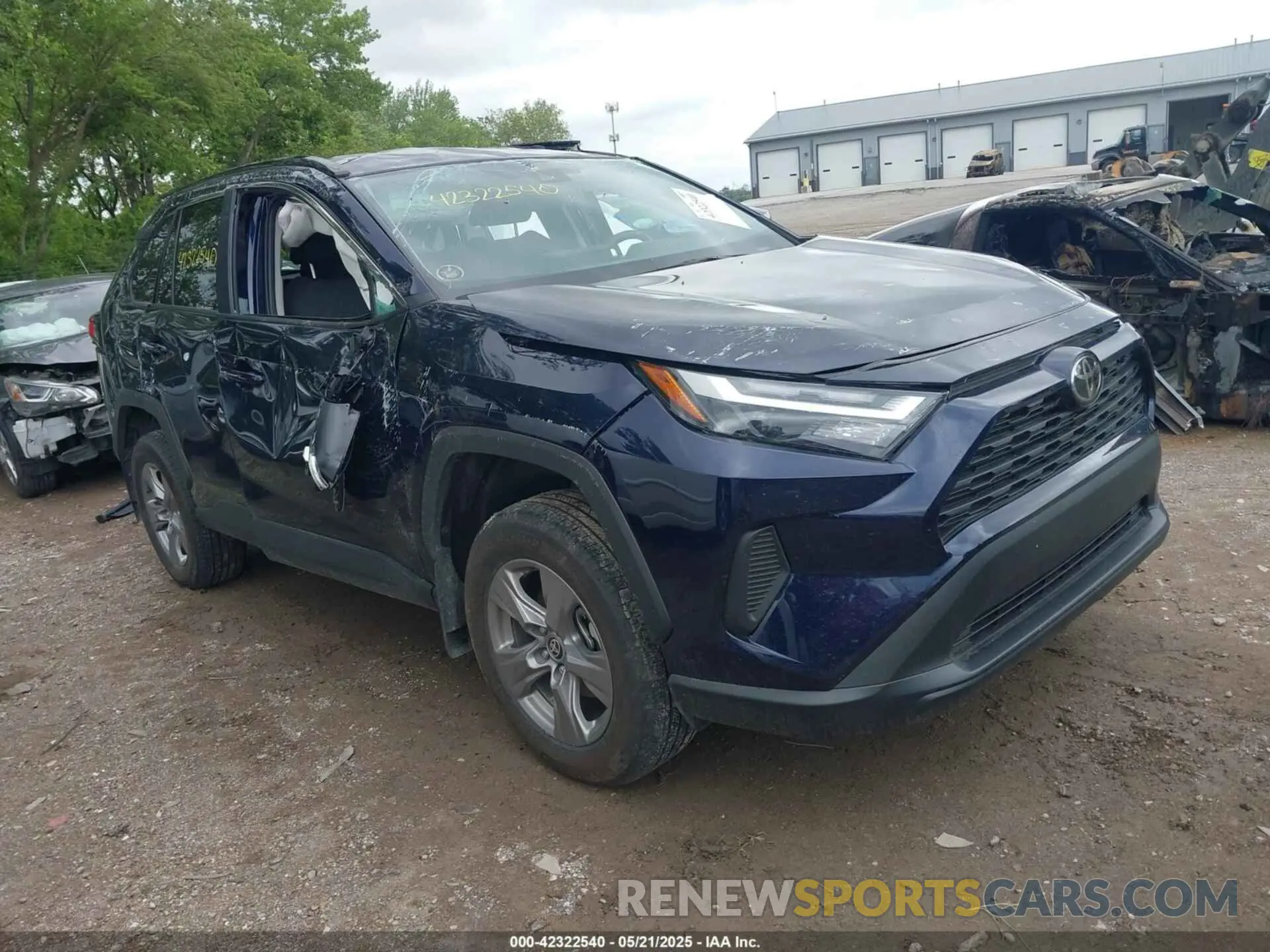 1 Photograph of a damaged car 2T3P1RFV7RW418440 TOYOTA RAV4 2024