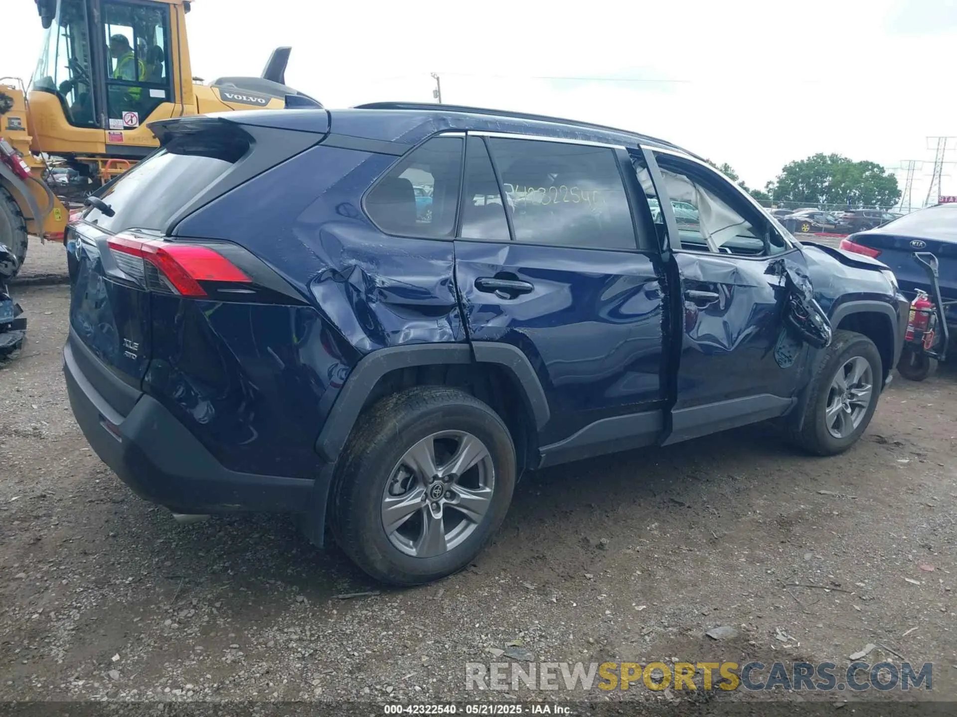 13 Photograph of a damaged car 2T3P1RFV7RW418440 TOYOTA RAV4 2024