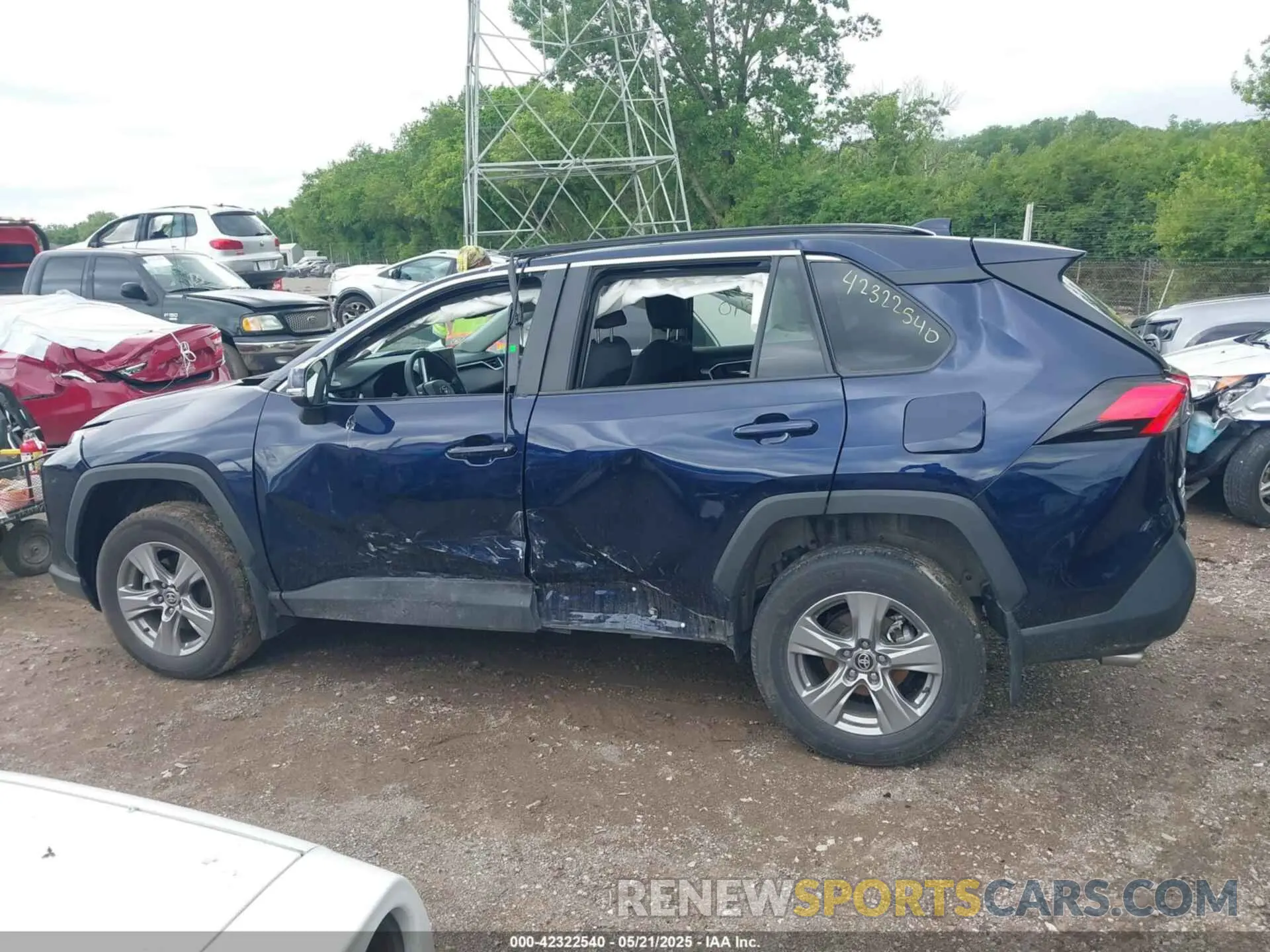 14 Photograph of a damaged car 2T3P1RFV7RW418440 TOYOTA RAV4 2024