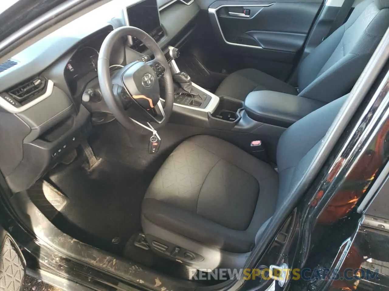 7 Photograph of a damaged car 2T3P1RFV7RW430166 TOYOTA RAV4 2024