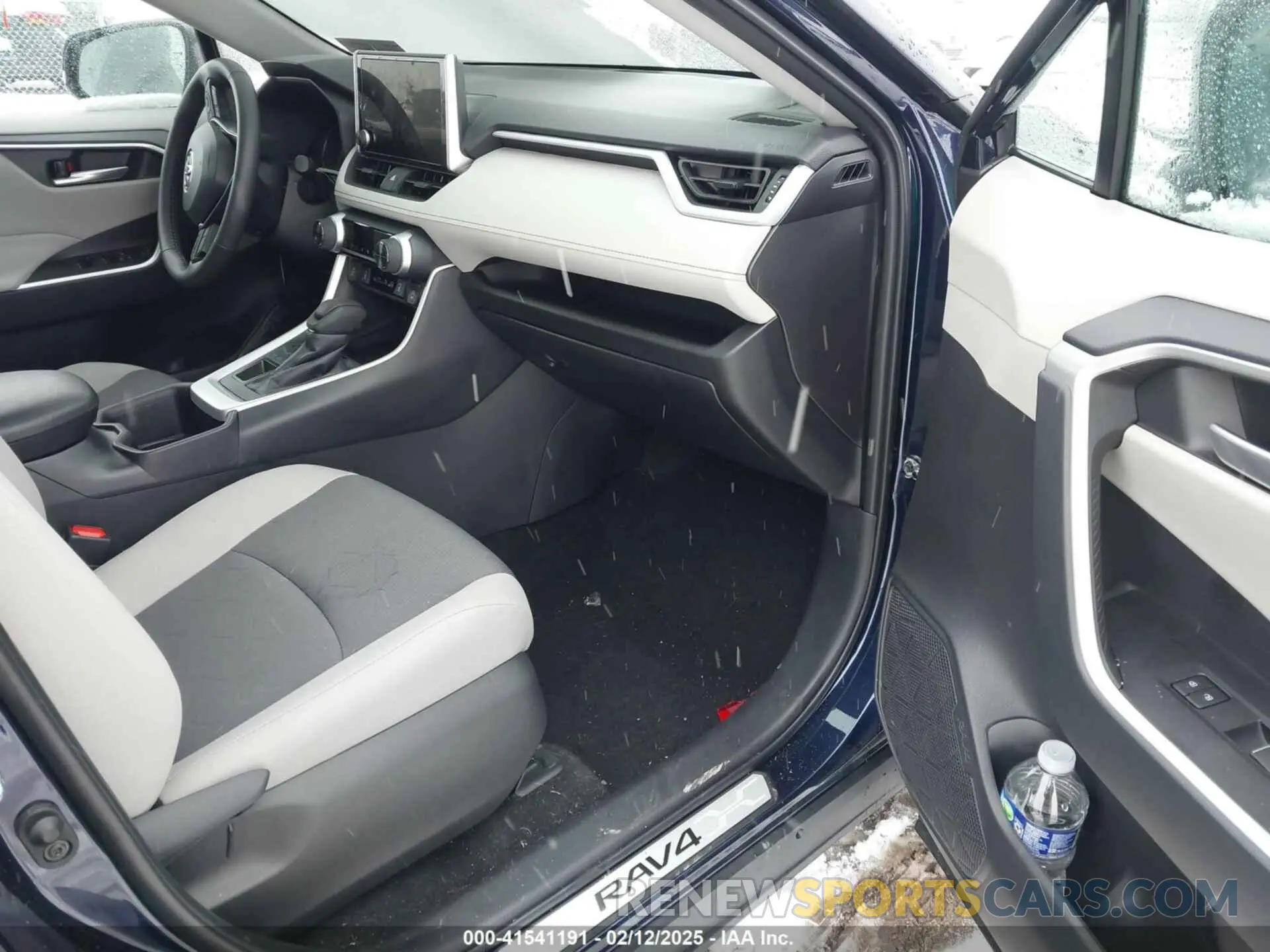 5 Photograph of a damaged car 2T3P1RFV7RW482834 TOYOTA RAV4 2024