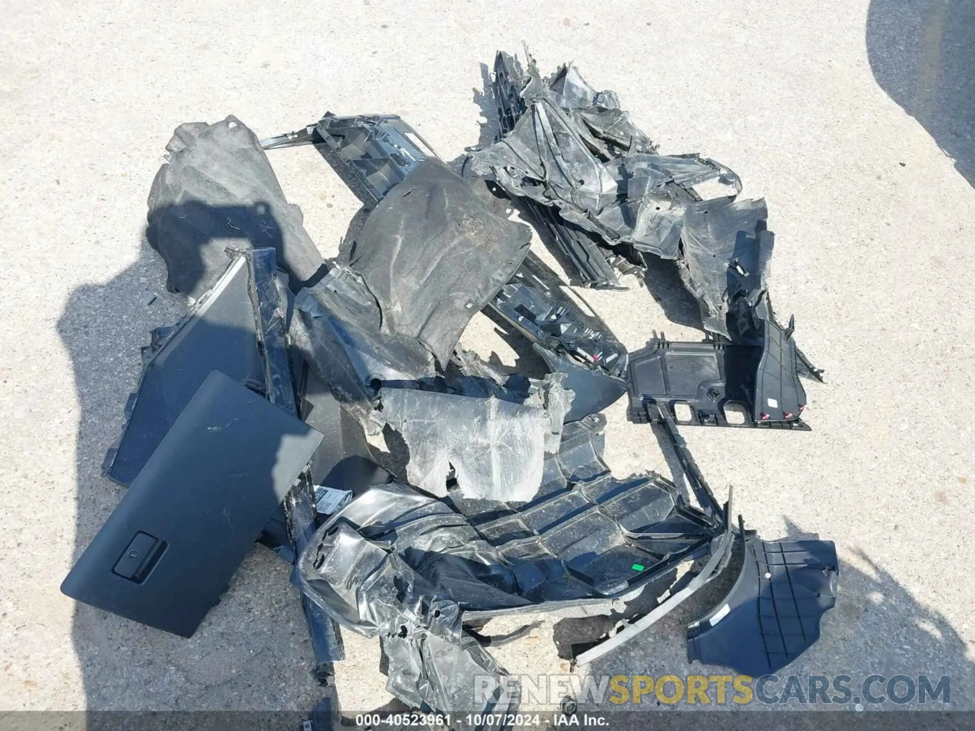 11 Photograph of a damaged car 2T3P1RFV8RC404080 TOYOTA RAV4 2024