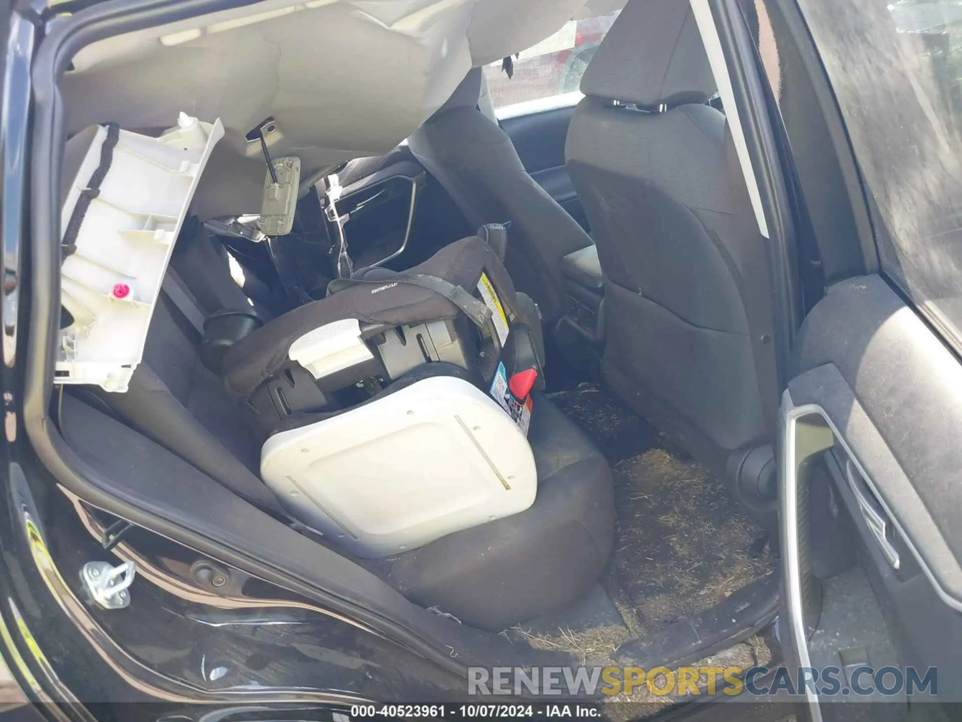 8 Photograph of a damaged car 2T3P1RFV8RC404080 TOYOTA RAV4 2024