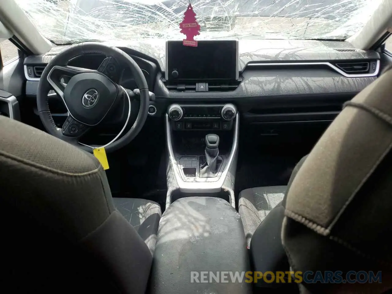 8 Photograph of a damaged car 2T3P1RFV8RC438326 TOYOTA RAV4 2024