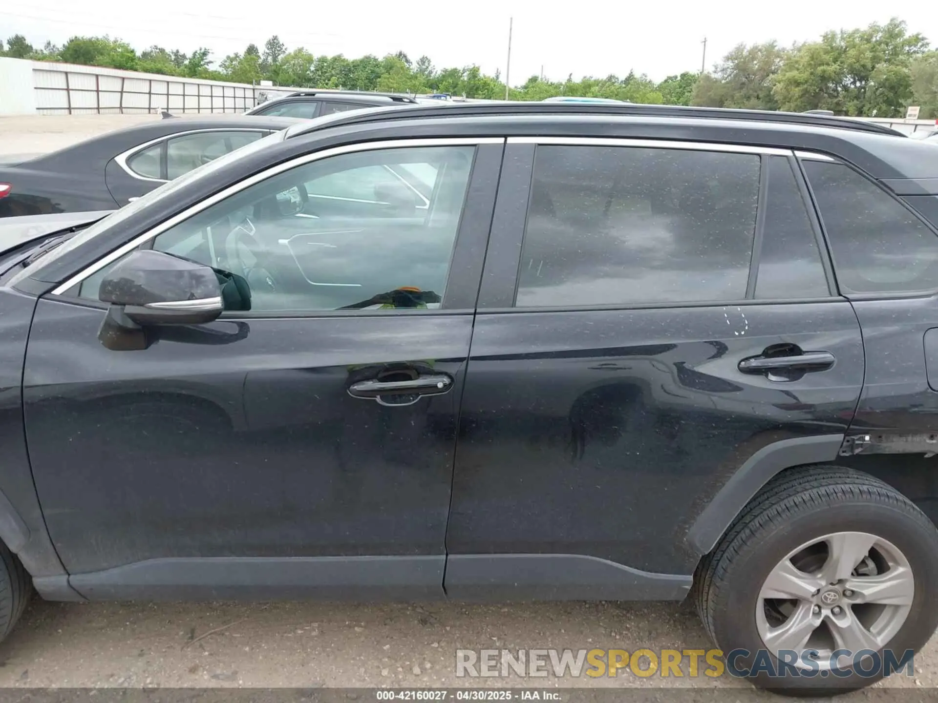 15 Photograph of a damaged car 2T3P1RFV8RC440951 TOYOTA RAV4 2024