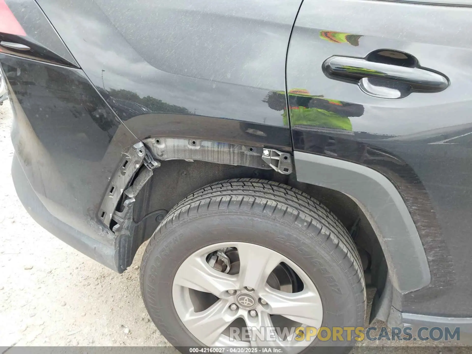 6 Photograph of a damaged car 2T3P1RFV8RC440951 TOYOTA RAV4 2024