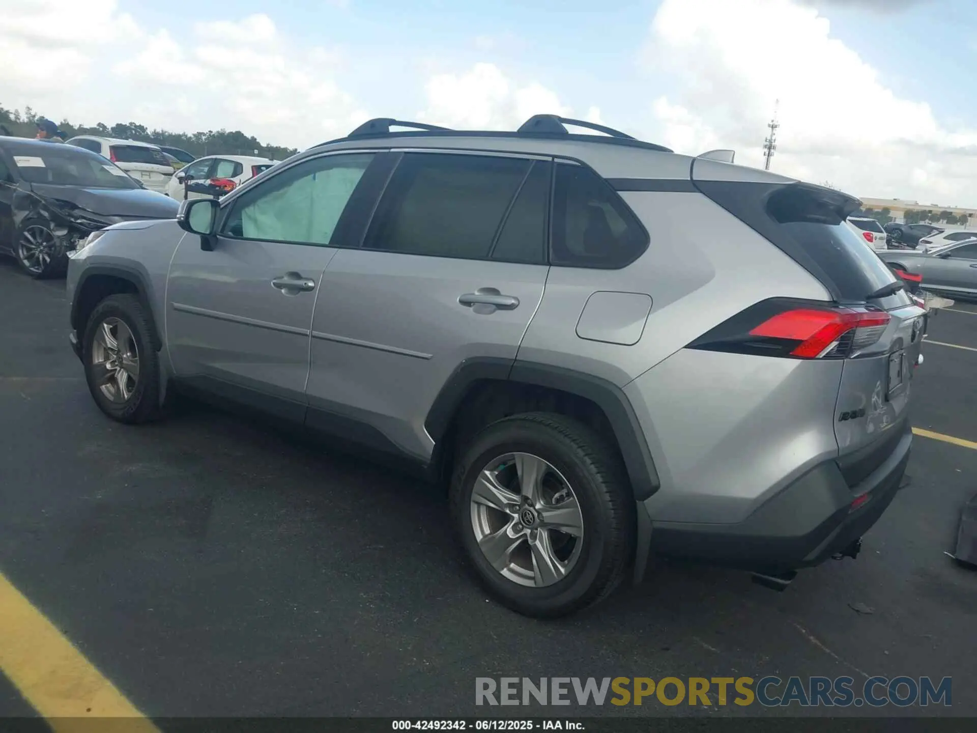 3 Photograph of a damaged car 2T3P1RFV8RC442845 TOYOTA RAV4 2024