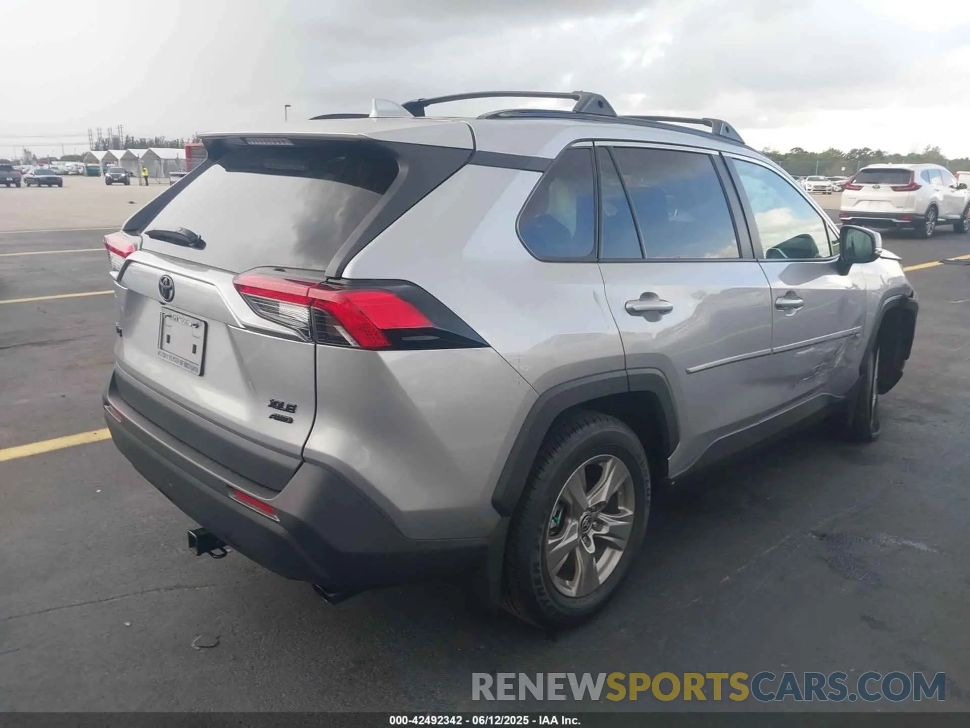 4 Photograph of a damaged car 2T3P1RFV8RC442845 TOYOTA RAV4 2024