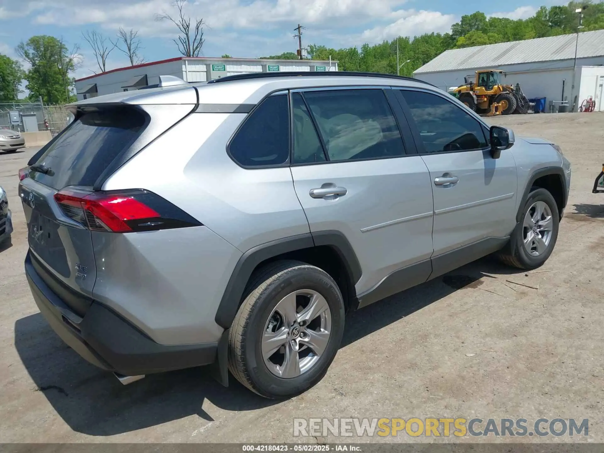 4 Photograph of a damaged car 2T3P1RFV8RW409228 TOYOTA RAV4 2024