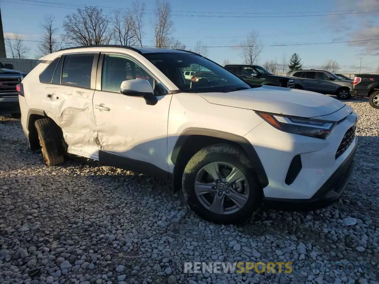 4 Photograph of a damaged car 2T3P1RFV9RC424516 TOYOTA RAV4 2024
