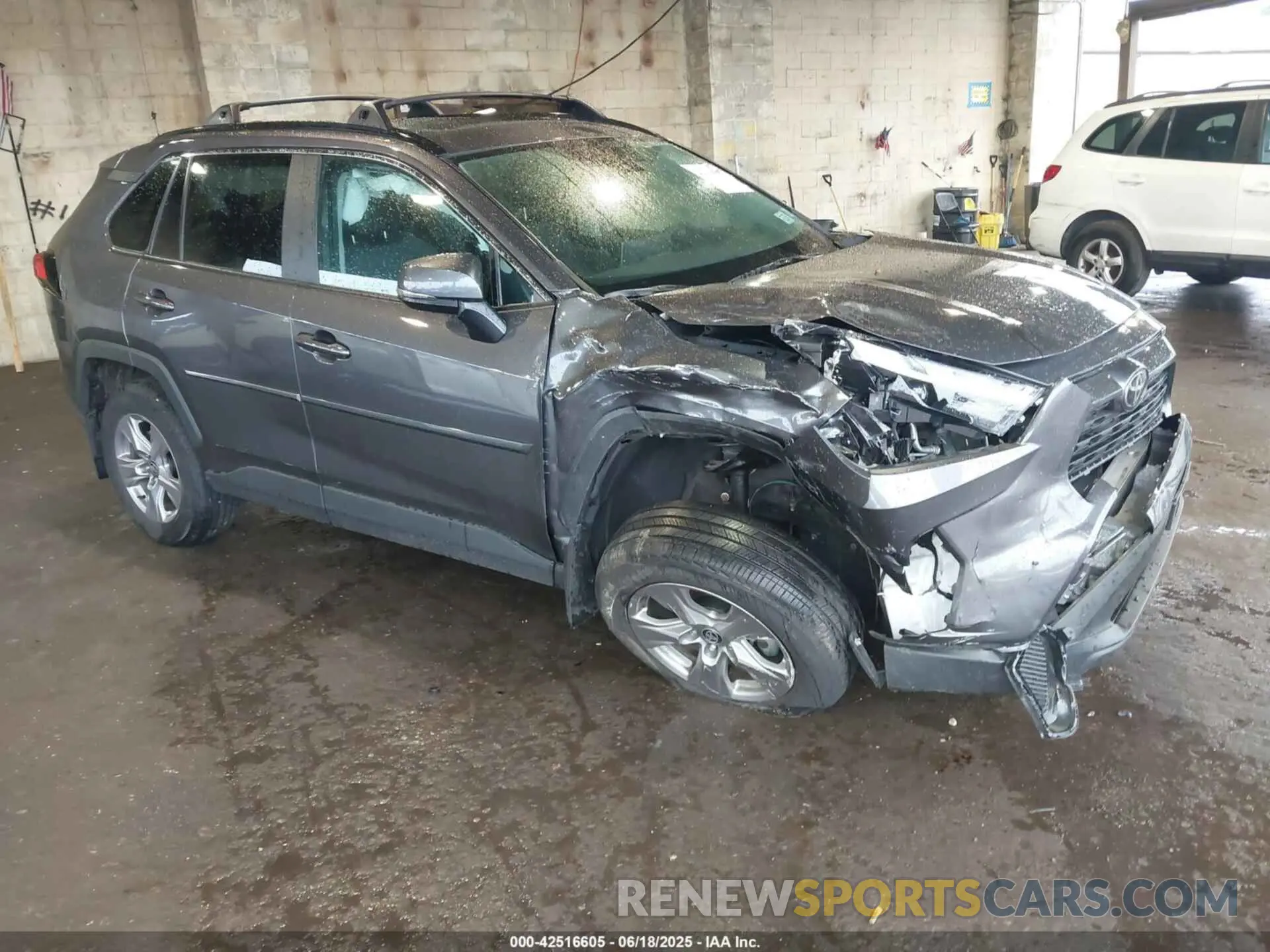 1 Photograph of a damaged car 2T3P1RFV9RC466622 TOYOTA RAV4 2024