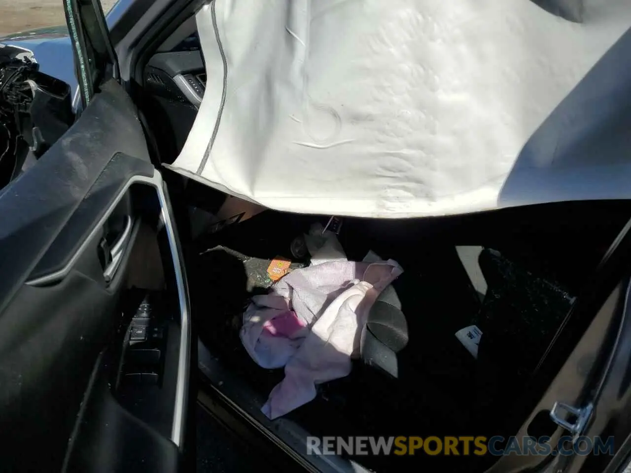 8 Photograph of a damaged car 2T3P1RFV9RC473070 TOYOTA RAV4 2024