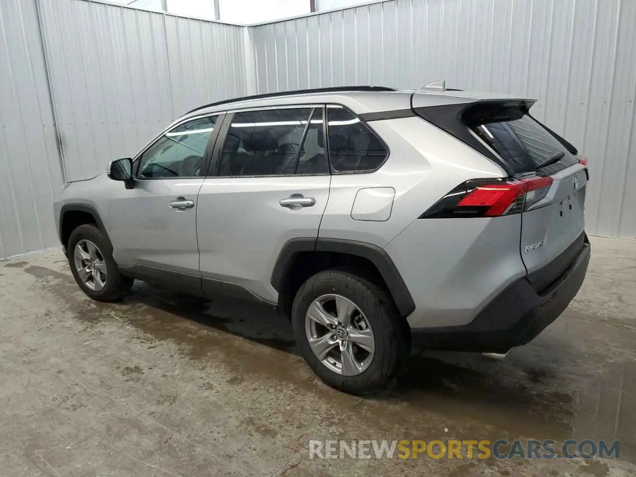 2 Photograph of a damaged car 2T3P1RFV9RW461872 TOYOTA RAV4 2024
