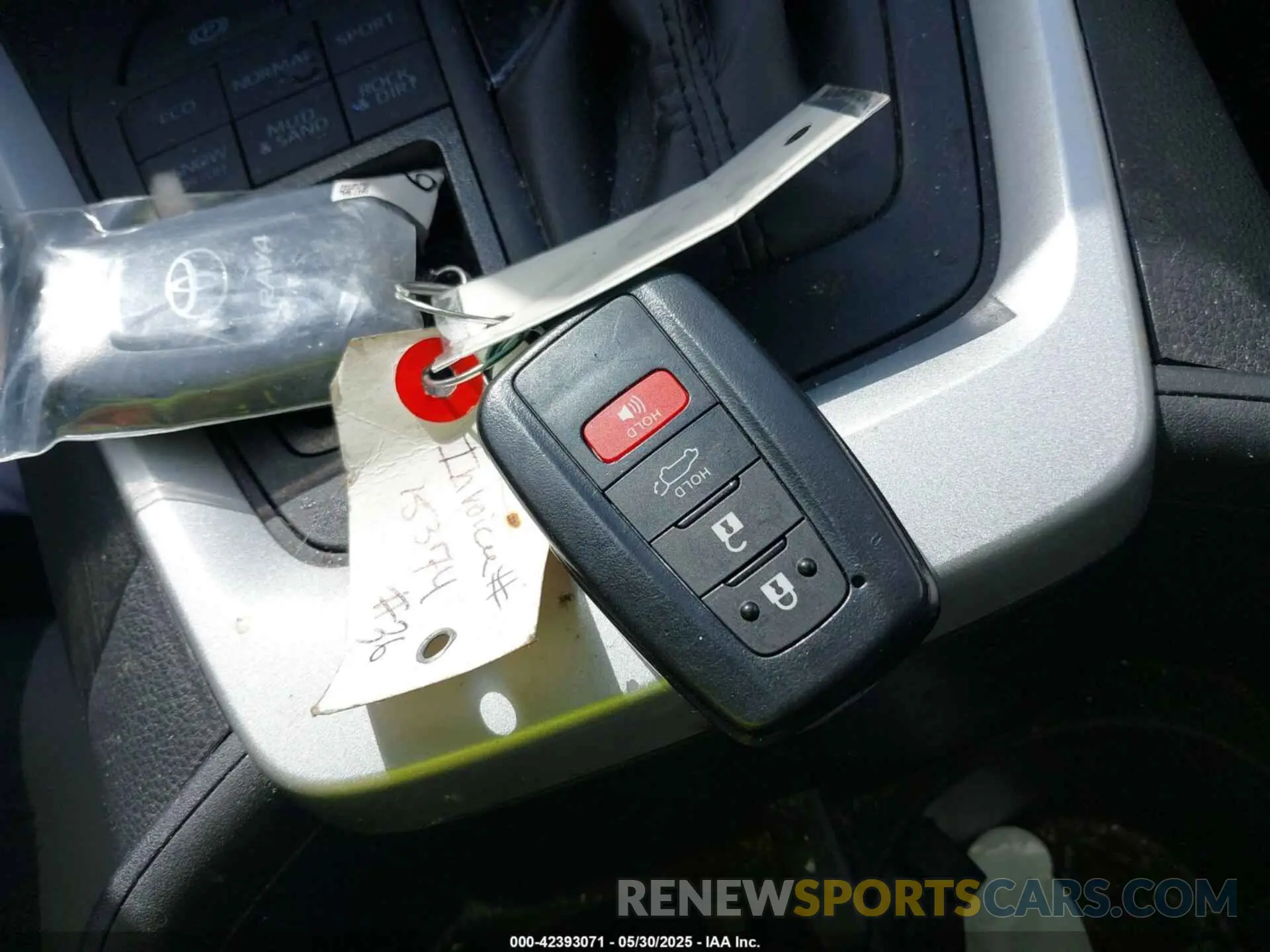 11 Photograph of a damaged car 2T3P1RFVXRC442667 TOYOTA RAV4 2024