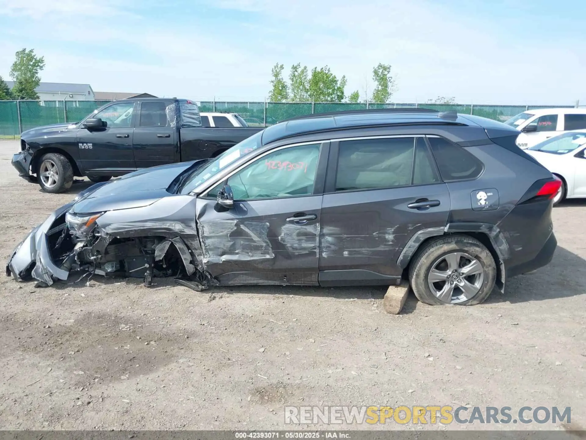 14 Photograph of a damaged car 2T3P1RFVXRC442667 TOYOTA RAV4 2024