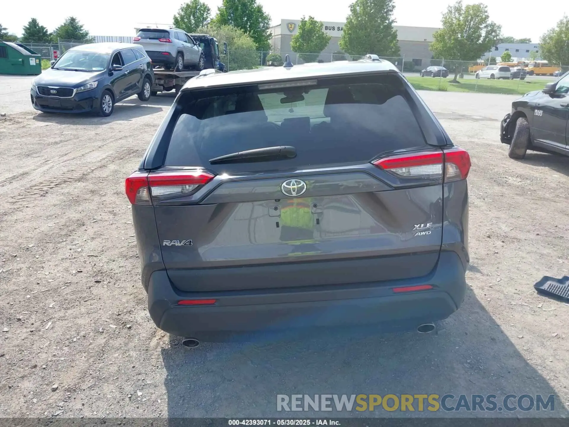 16 Photograph of a damaged car 2T3P1RFVXRC442667 TOYOTA RAV4 2024