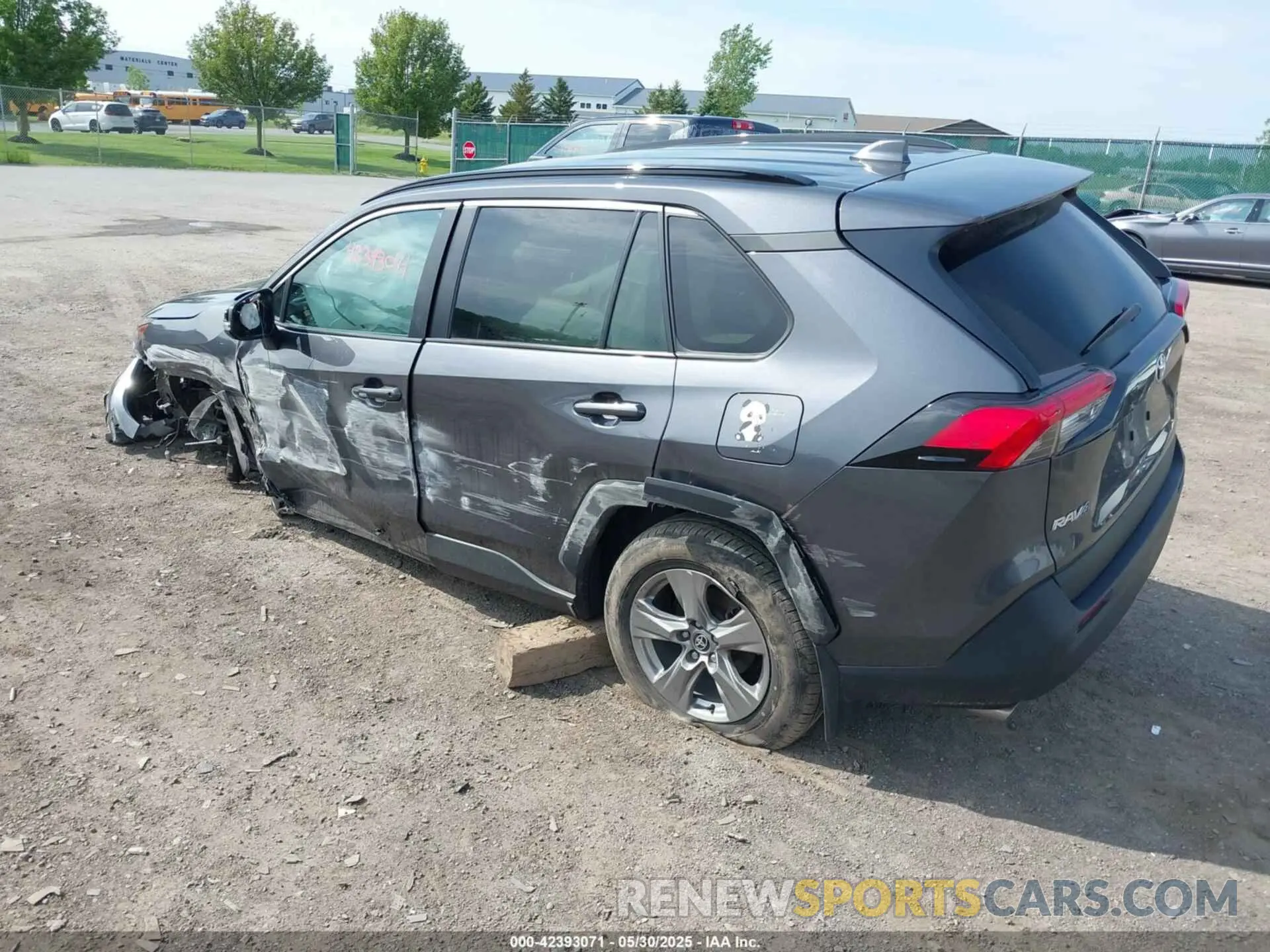 3 Photograph of a damaged car 2T3P1RFVXRC442667 TOYOTA RAV4 2024
