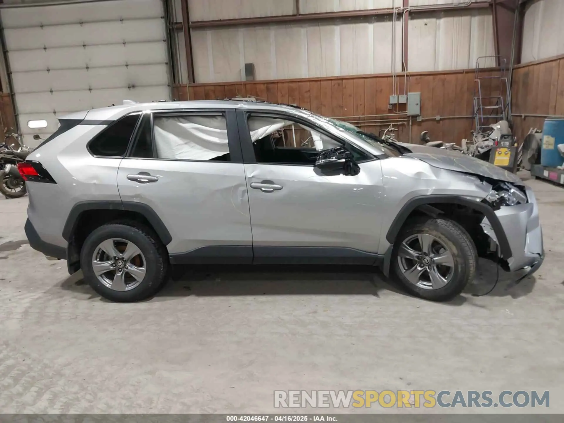 12 Photograph of a damaged car 2T3P1RFVXRC481050 TOYOTA RAV4 2024