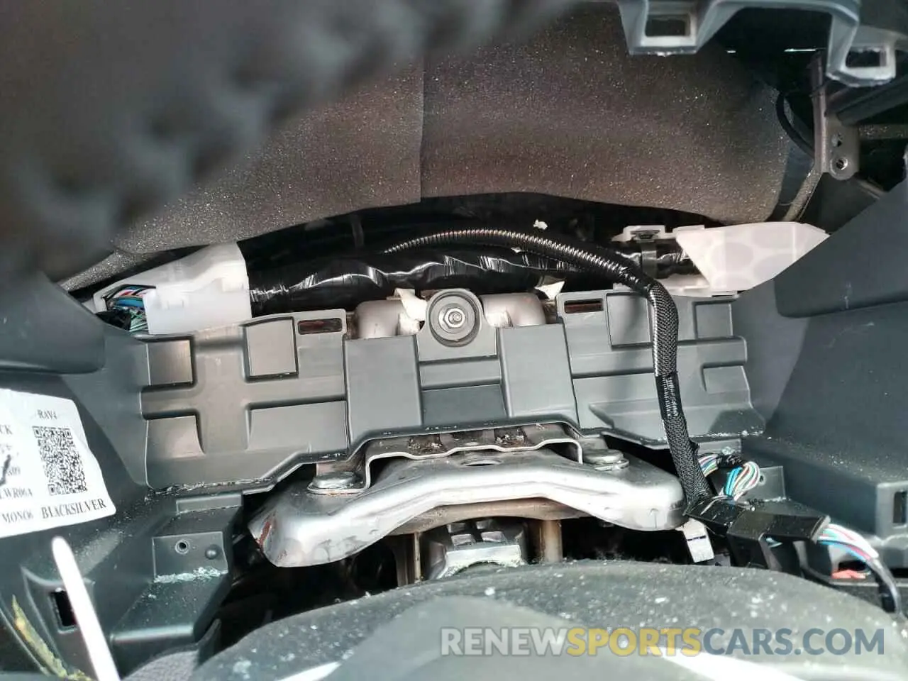 9 Photograph of a damaged car 2T3R1RFV9RC417817 TOYOTA RAV4 2024