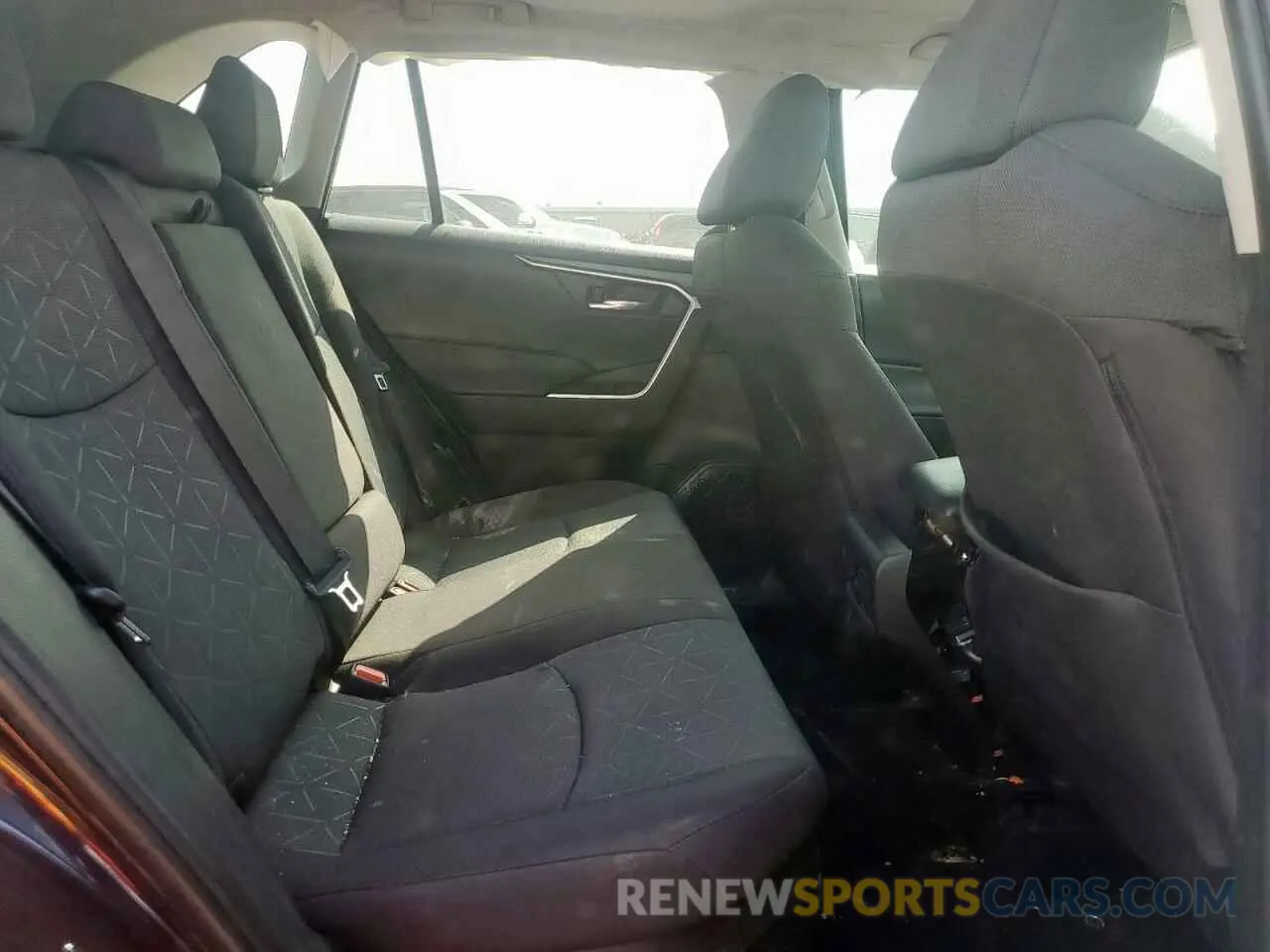 11 Photograph of a damaged car 2T3RWRFV0RW202617 TOYOTA RAV4 2024