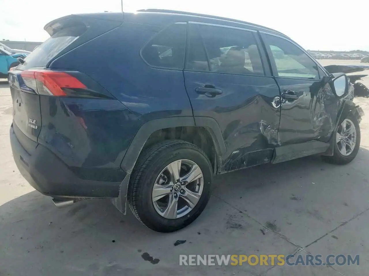 3 Photograph of a damaged car 2T3RWRFV0RW202617 TOYOTA RAV4 2024