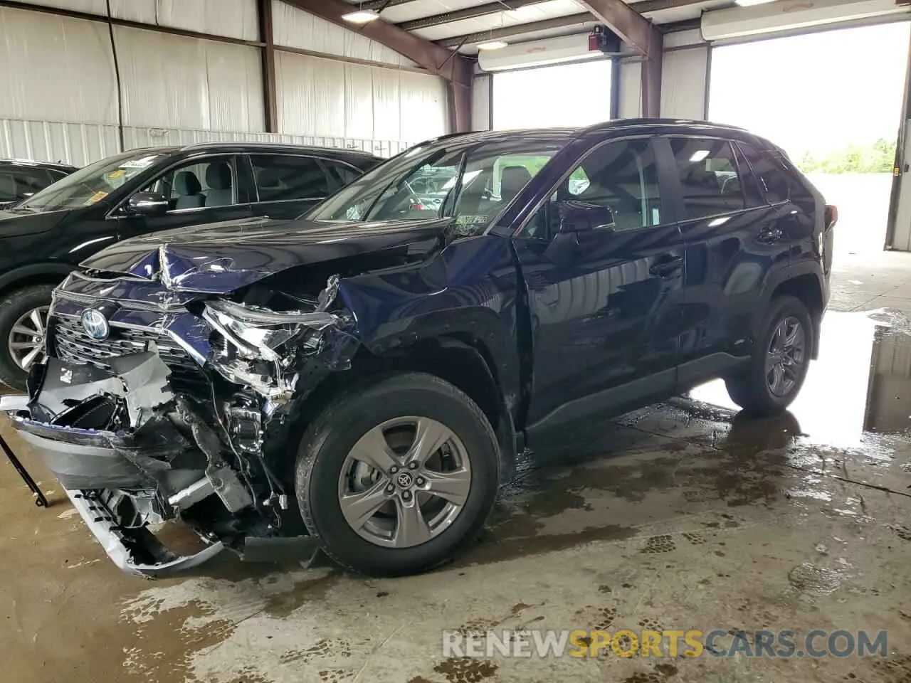 1 Photograph of a damaged car 2T3RWRFV1RW200813 TOYOTA RAV4 2024