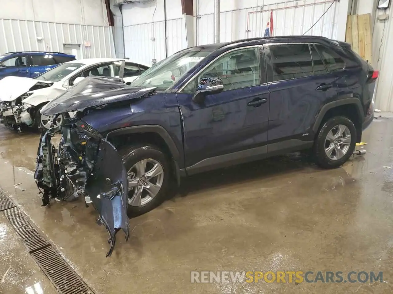 1 Photograph of a damaged car 2T3RWRFV1RW238705 TOYOTA RAV4 2024