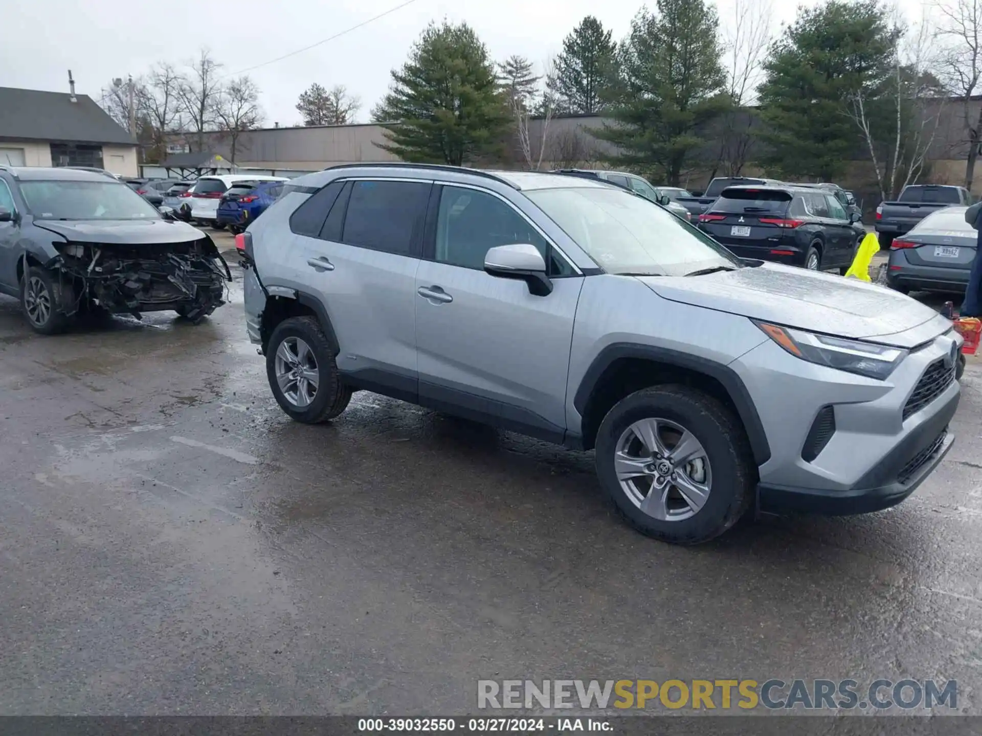 1 Photograph of a damaged car 2T3RWRFV2RW193340 TOYOTA RAV4 2024