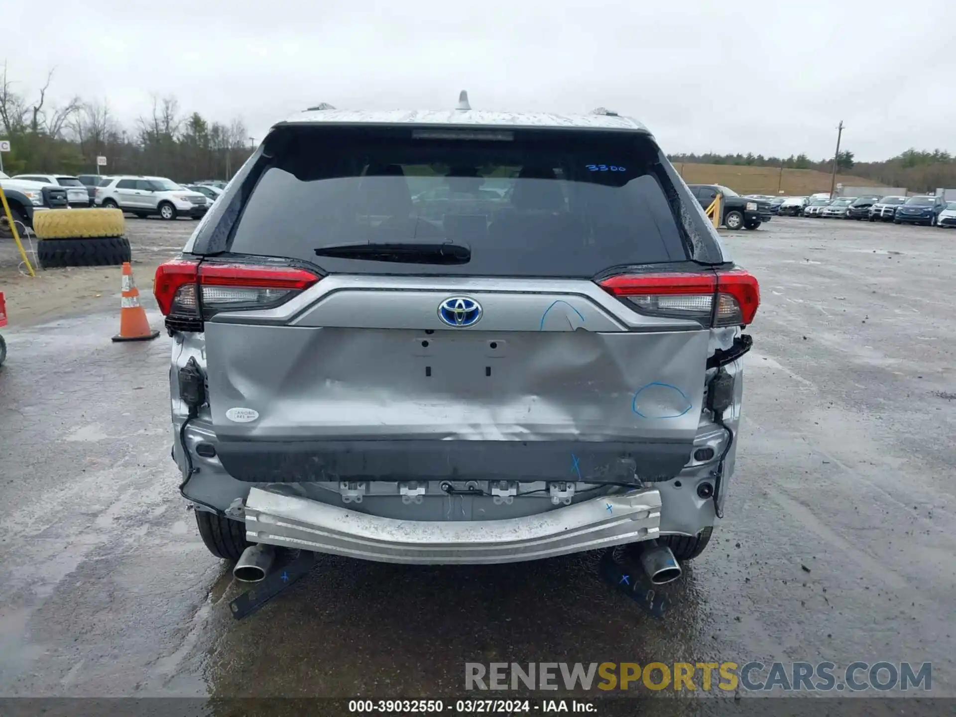 17 Photograph of a damaged car 2T3RWRFV2RW193340 TOYOTA RAV4 2024