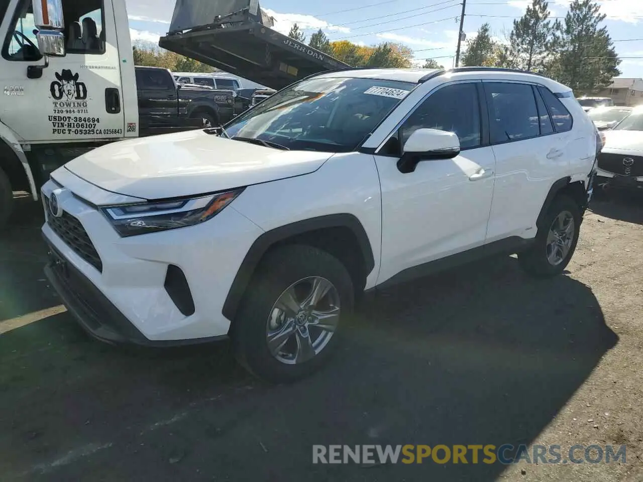 1 Photograph of a damaged car 2T3RWRFV2RW208466 TOYOTA RAV4 2024