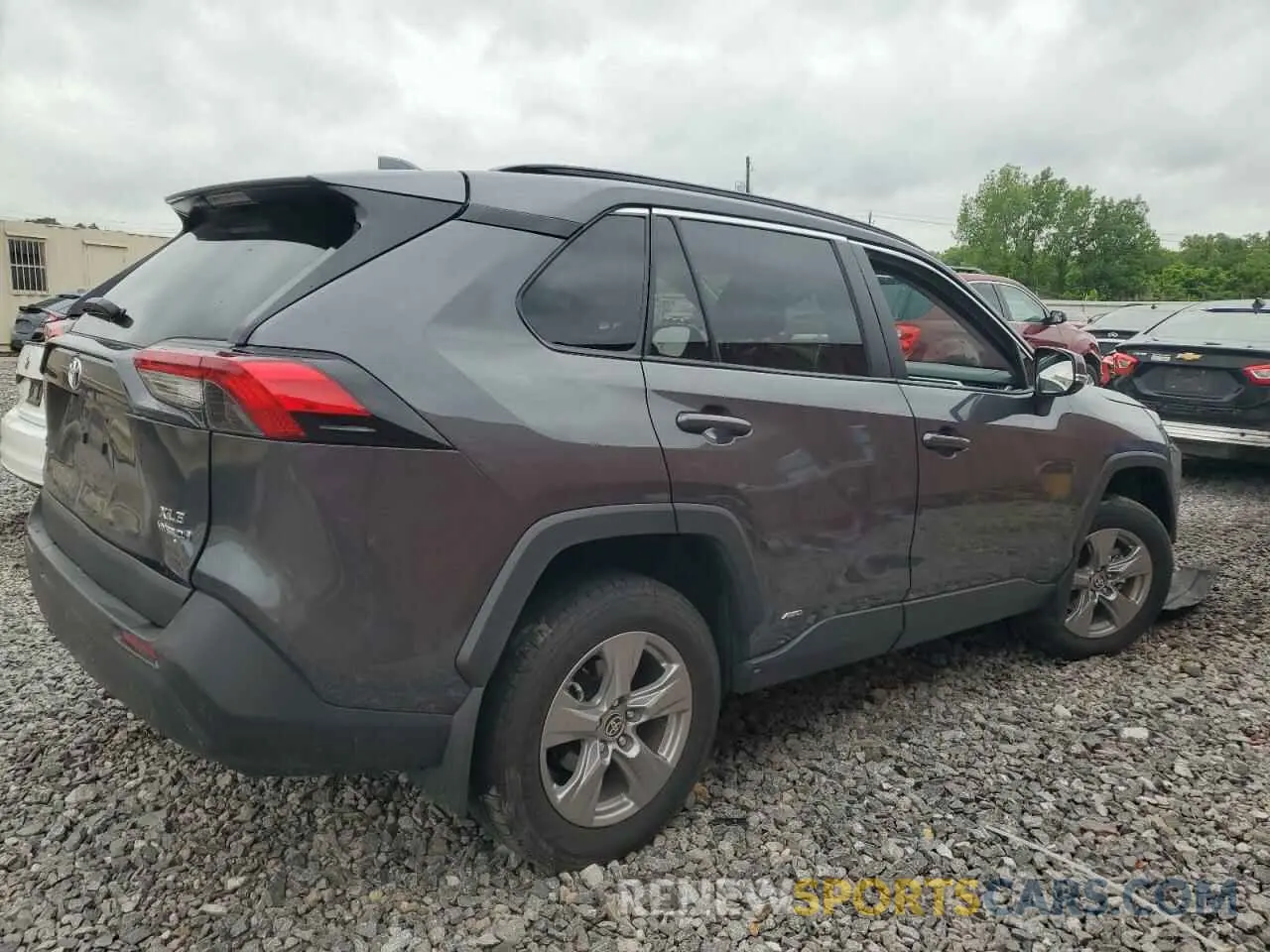 3 Photograph of a damaged car 2T3RWRFV4RW234499 TOYOTA RAV4 2024