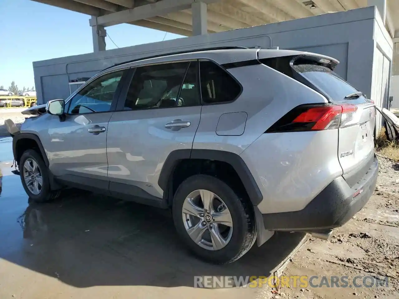 2 Photograph of a damaged car 2T3RWRFV6RW202332 TOYOTA RAV4 2024